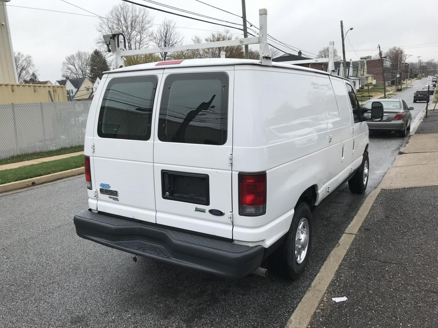 2011 White Ford E-Series Van E-250 (1FTNE2EW1BD) with an 4.6L V8 SOHC 16V engine, 4-Speed Automatic transmission, located at 577 Chester Pike, Prospect Park, PA, 19076, (610) 237-1015, 39.886154, -75.302338 - Photo#4