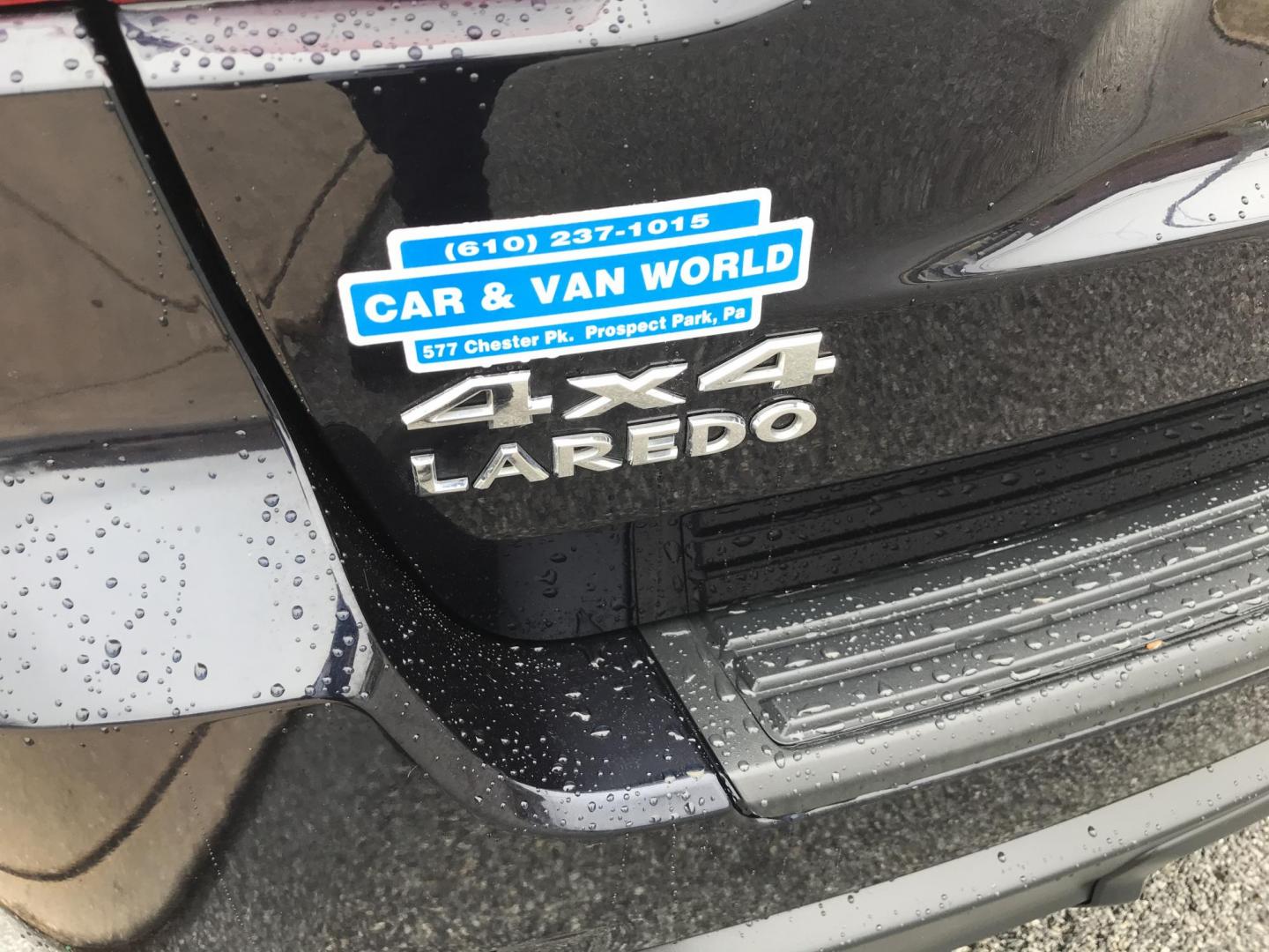 2011 Blue /Gray Jeep Grand Cherokee Laredo 4WD (1J4RR4GG2BC) with an 3.6L V6 DOHC 24V engine, 5-Speed Automatic transmission, located at 577 Chester Pike, Prospect Park, PA, 19076, (610) 237-1015, 39.886154, -75.302338 - Photo#6