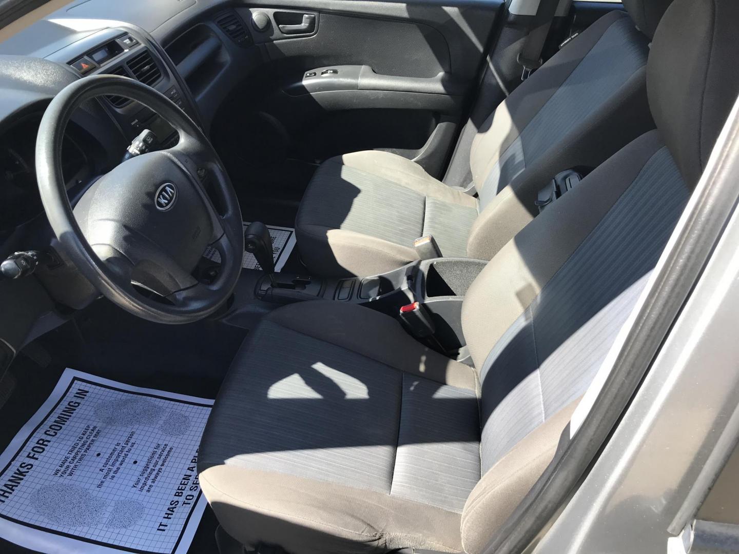 2010 Gray /Gray Kia Sportage LX (KNDKG3A48A7) with an 2.0L L4 DOHC 16V engine, 4-Speed Automatic transmission, located at 577 Chester Pike, Prospect Park, PA, 19076, (610) 237-1015, 39.886154, -75.302338 - Photo#11