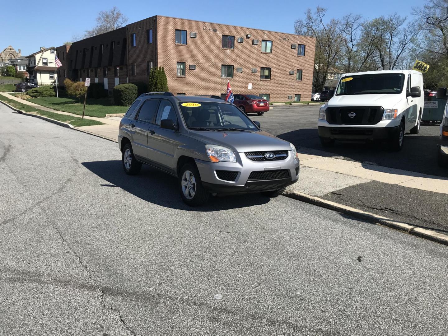 2010 Gray /Gray Kia Sportage LX (KNDKG3A48A7) with an 2.0L L4 DOHC 16V engine, 4-Speed Automatic transmission, located at 577 Chester Pike, Prospect Park, PA, 19076, (610) 237-1015, 39.886154, -75.302338 - Photo#3