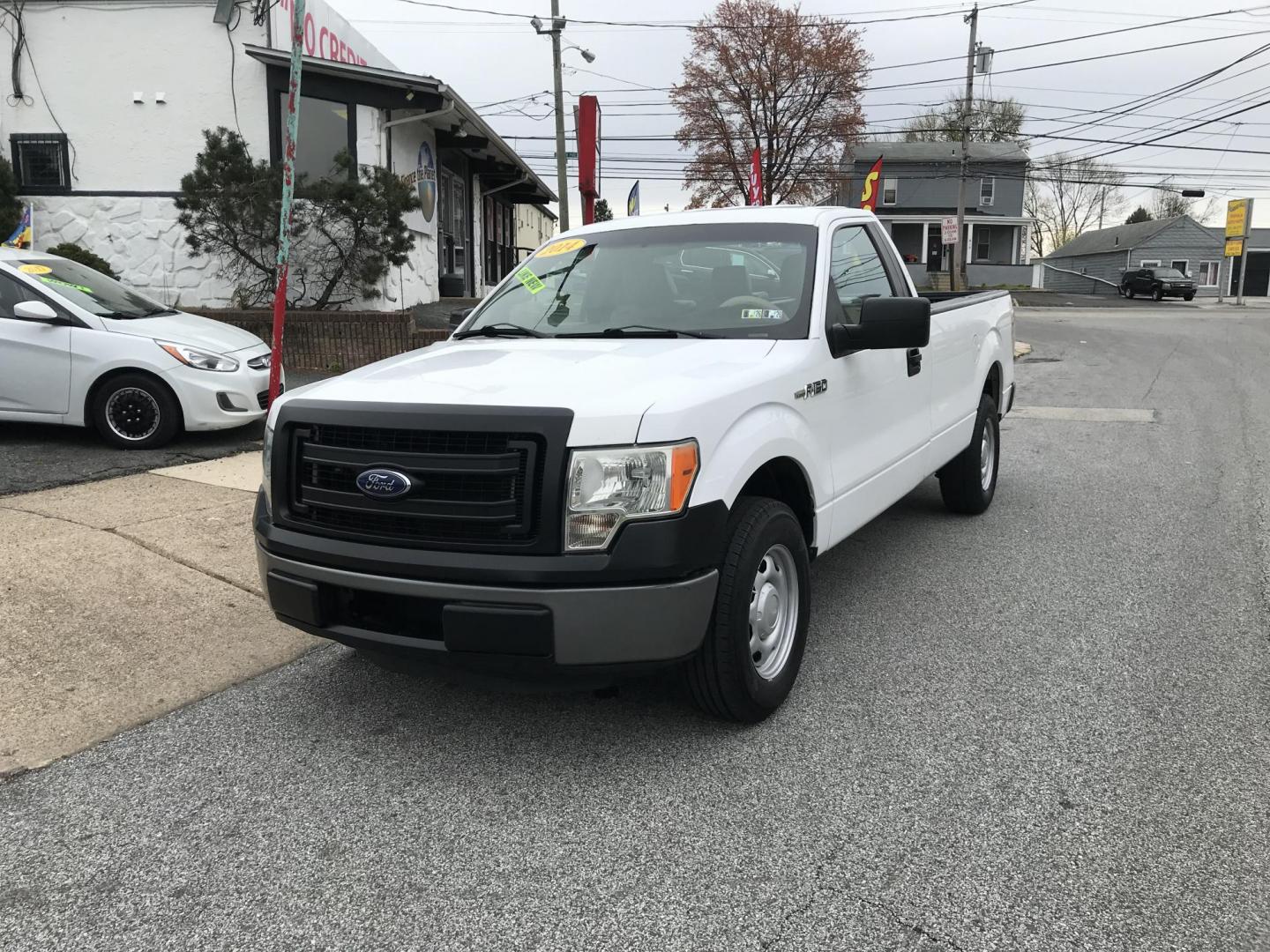 2014 White /Gray Ford F-150 XL (1FTMF1CM0EK) with an 3.7L V6 DOHC 24V engine, 6-Speed Automatic transmission, located at 577 Chester Pike, Prospect Park, PA, 19076, (610) 237-1015, 39.886154, -75.302338 - 2014 Ford F150: 8 Foot Bed, new PA inspection, SUPER CLEAN, runs STRONG! This vehicle comes inspected and has been given a bumper to bumper safety check. It is very clean, reliable, and well maintained. We offer a unique pay plan that is known for being the easiest and fastest financing option in - Photo#2