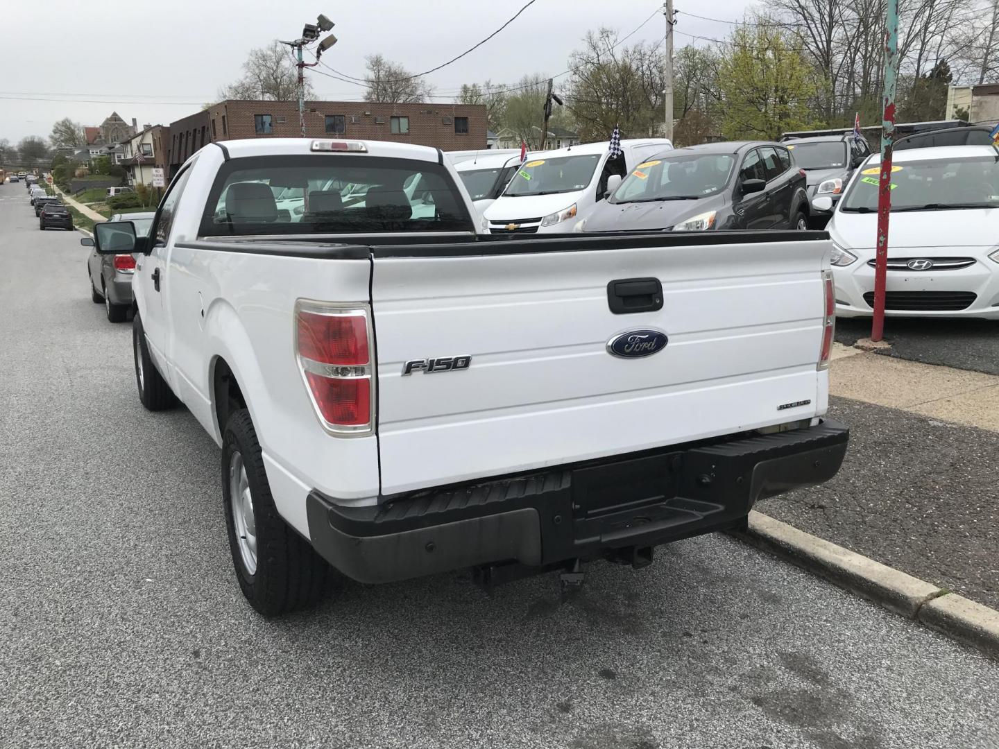 2014 White /Gray Ford F-150 XL (1FTMF1CM0EK) with an 3.7L V6 DOHC 24V engine, 6-Speed Automatic transmission, located at 577 Chester Pike, Prospect Park, PA, 19076, (610) 237-1015, 39.886154, -75.302338 - 2014 Ford F150: 8 Foot Bed, new PA inspection, SUPER CLEAN, runs STRONG! This vehicle comes inspected and has been given a bumper to bumper safety check. It is very clean, reliable, and well maintained. We offer a unique pay plan that is known for being the easiest and fastest financing option in - Photo#4