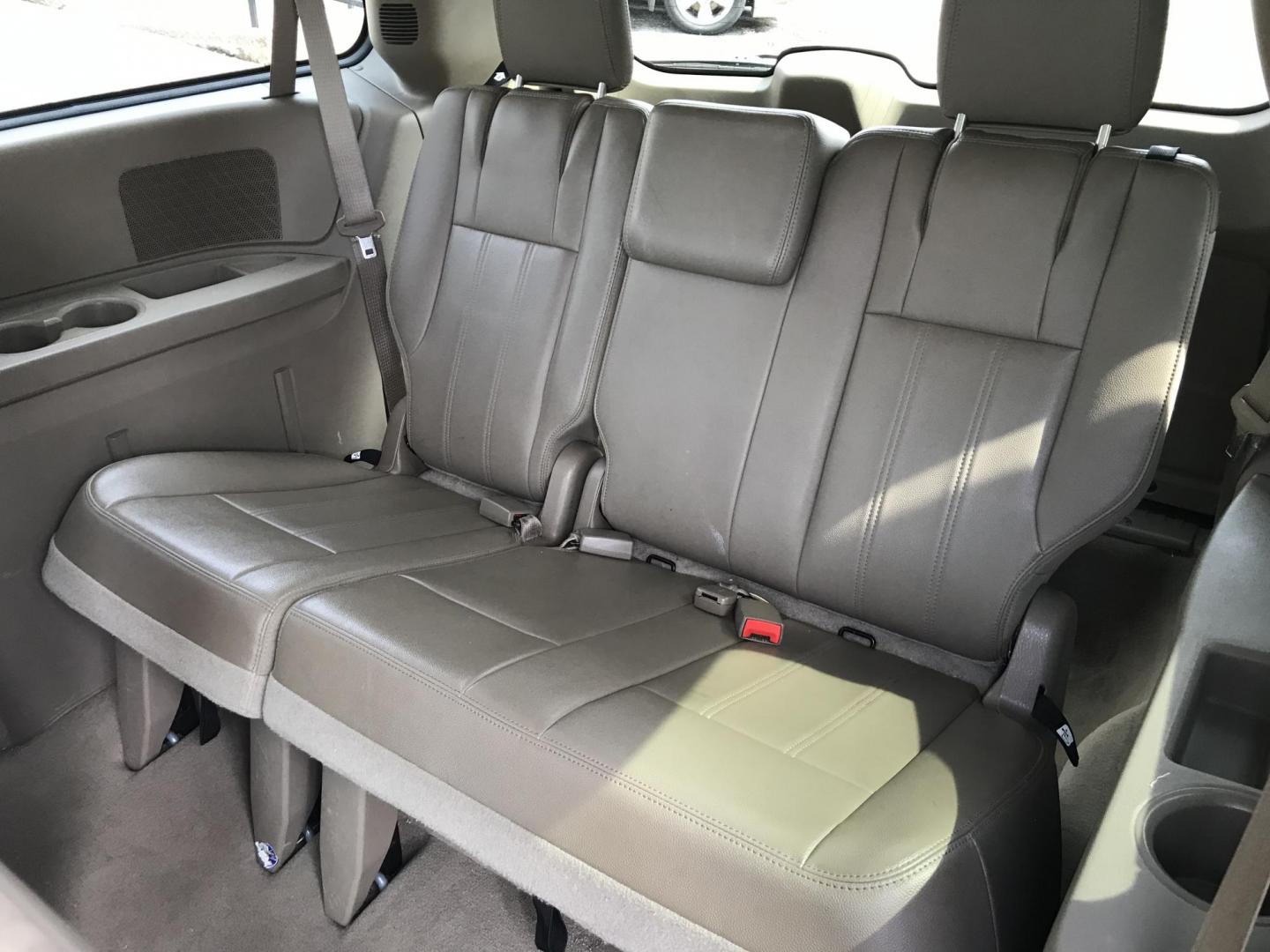 2014 Blue /Tan Chrysler Town & Country Touring (2C4RC1BG8ER) with an 3.6L V6 DOHC 24V engine, 6-Speed Automatic transmission, located at 577 Chester Pike, Prospect Park, PA, 19076, (610) 237-1015, 39.886154, -75.302338 - 2014 Chrysler Town & Country Touring: DVD Player, backup camera, stow & go seating, new PA inspection, SUPER CLEAN, runs LIKE NEW! This vehicle comes inspected and has been given a bumper to bumper safety check. It is very clean, reliable, and well maintained. We offer a unique pay plan that is k - Photo#18