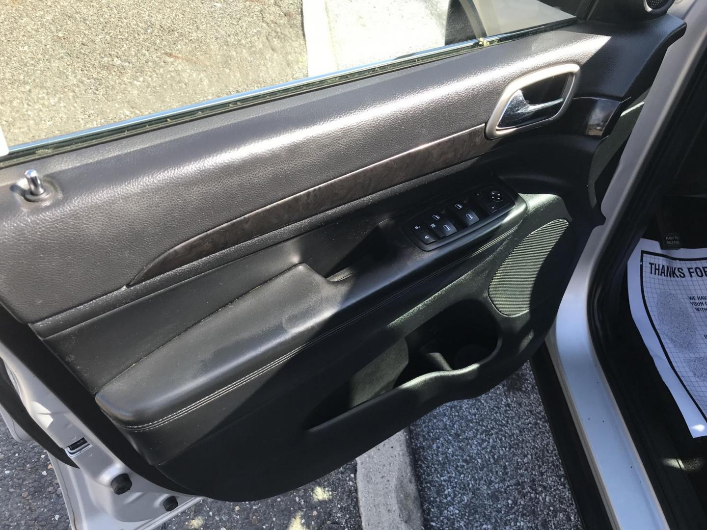 2011 Silver /Black Jeep Grand Cherokee Laredo 4WD (1J4RR4GG1BC) with an 3.6L V6 DOHC 24V engine, 5-Speed Automatic transmission, located at 577 Chester Pike, Prospect Park, PA, 19076, (610) 237-1015, 39.886154, -75.302338 - 2011 Jeep Grand Cherokee Laredo: 4x4, backup camera, black leather interior, runs LIKE NEW! This vehicle comes inspected and has been given a bumper to bumper safety check. It is very clean, reliable, and well maintained. We offer a unique pay plan that is known for being the easiest and fastest - Photo#11