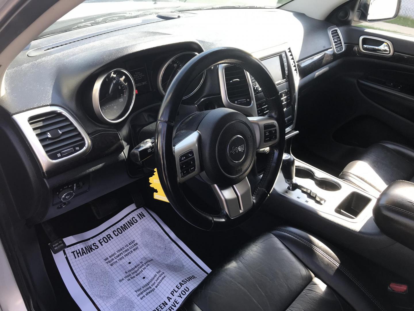 2011 Silver /Black Jeep Grand Cherokee Laredo 4WD (1J4RR4GG1BC) with an 3.6L V6 DOHC 24V engine, 5-Speed Automatic transmission, located at 577 Chester Pike, Prospect Park, PA, 19076, (610) 237-1015, 39.886154, -75.302338 - 2011 Jeep Grand Cherokee Laredo: 4x4, backup camera, black leather interior, runs LIKE NEW! This vehicle comes inspected and has been given a bumper to bumper safety check. It is very clean, reliable, and well maintained. We offer a unique pay plan that is known for being the easiest and fastest - Photo#12