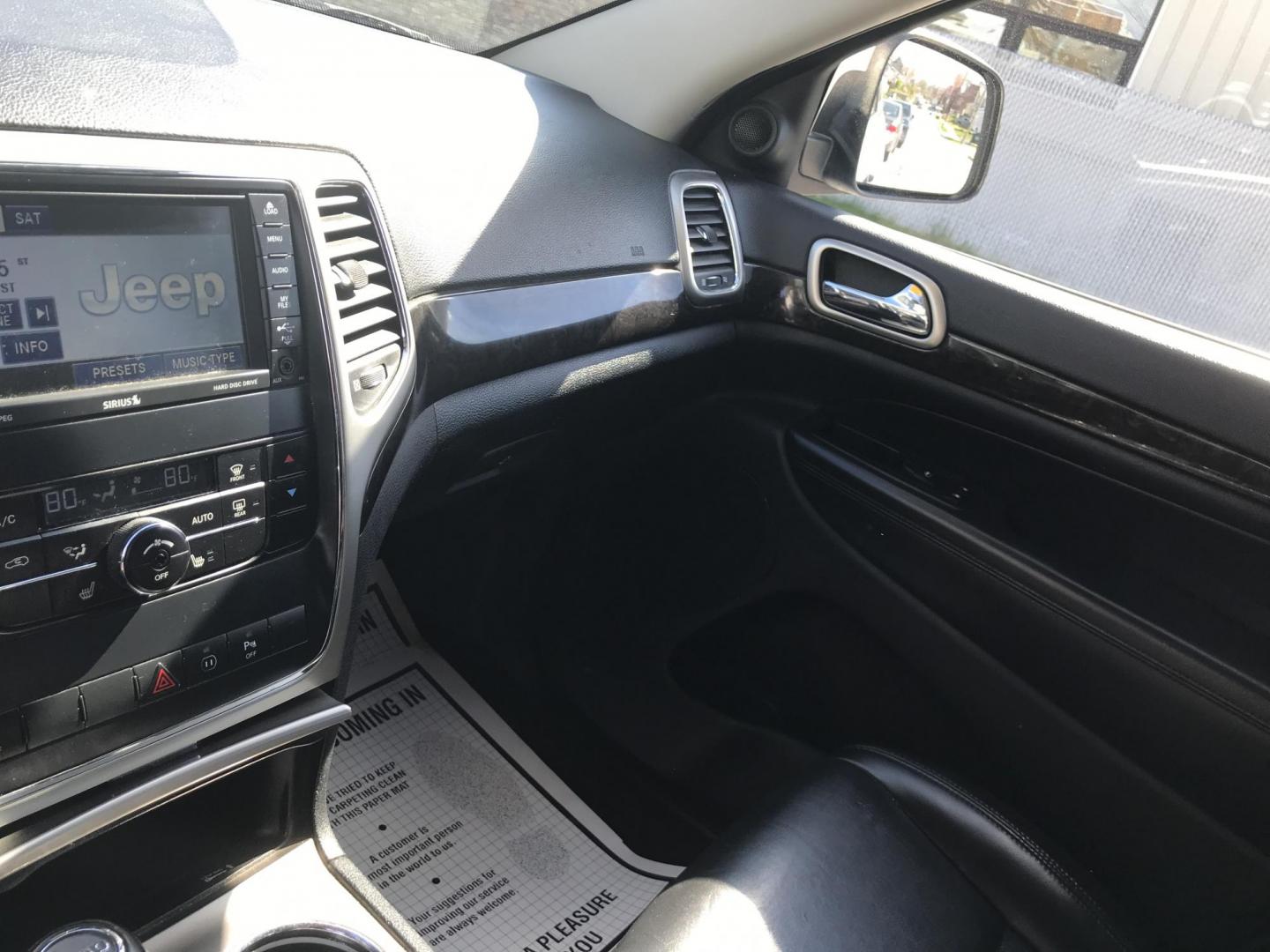 2011 Silver /Black Jeep Grand Cherokee Laredo 4WD (1J4RR4GG1BC) with an 3.6L V6 DOHC 24V engine, 5-Speed Automatic transmission, located at 577 Chester Pike, Prospect Park, PA, 19076, (610) 237-1015, 39.886154, -75.302338 - 2011 Jeep Grand Cherokee Laredo: 4x4, backup camera, black leather interior, runs LIKE NEW! This vehicle comes inspected and has been given a bumper to bumper safety check. It is very clean, reliable, and well maintained. We offer a unique pay plan that is known for being the easiest and fastest - Photo#16