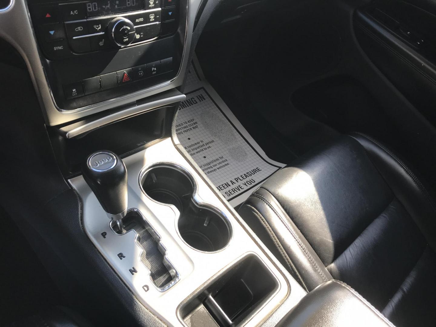 2011 Silver /Black Jeep Grand Cherokee Laredo 4WD (1J4RR4GG1BC) with an 3.6L V6 DOHC 24V engine, 5-Speed Automatic transmission, located at 577 Chester Pike, Prospect Park, PA, 19076, (610) 237-1015, 39.886154, -75.302338 - 2011 Jeep Grand Cherokee Laredo: 4x4, backup camera, black leather interior, runs LIKE NEW! This vehicle comes inspected and has been given a bumper to bumper safety check. It is very clean, reliable, and well maintained. We offer a unique pay plan that is known for being the easiest and fastest - Photo#17