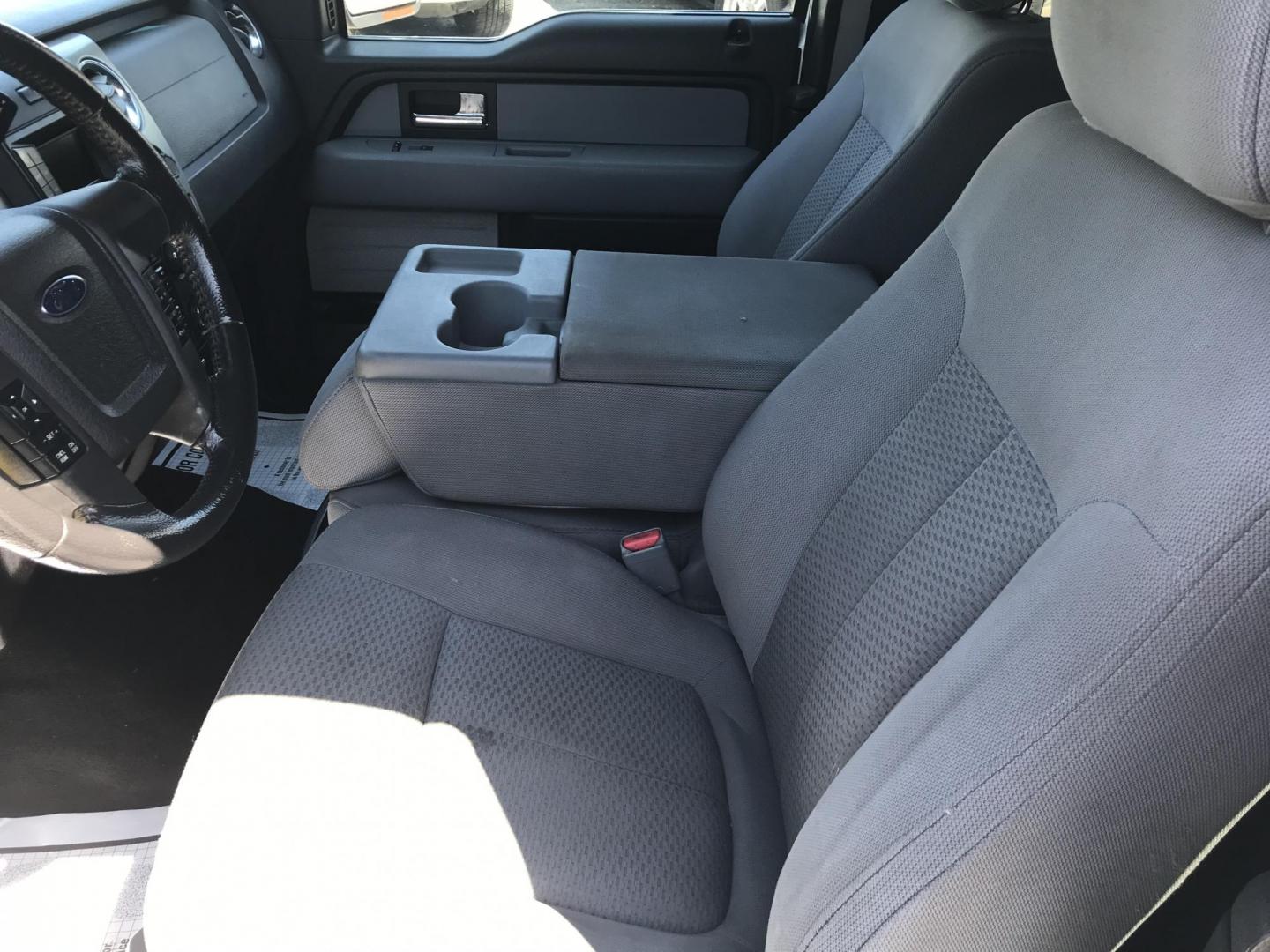 2013 White /Gray Ford F-150 XLT SuperCab 6.5-ft. Bed 4WD (1FTFX1ET1DK) with an 3.5L V6 TURBO engine, 6-Speed Automatic transmission, located at 577 Chester Pike, Prospect Park, PA, 19076, (610) 237-1015, 39.886154, -75.302338 - 2013 Ford F150: Extended Cab, 4x4, 8 Foot Bed, Utility Cap w/ EZ Glide Pullout, new PA inspection, runs LIKE NEW! This vehicle comes inspected and has been given a bumper to bumper safety check. It is very clean, reliable, and well maintained. We offer a unique pay plan that is known for being th - Photo#11