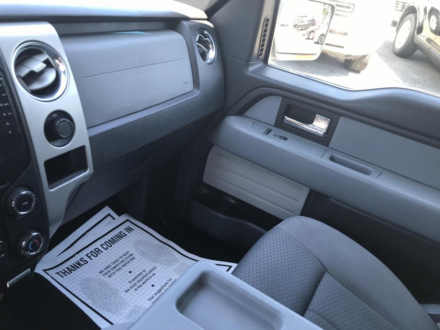 2013 White /Gray Ford F-150 XLT SuperCab 6.5-ft. Bed 4WD (1FTFX1ET1DK) with an 3.5L V6 TURBO engine, 6-Speed Automatic transmission, located at 577 Chester Pike, Prospect Park, PA, 19076, (610) 237-1015, 39.886154, -75.302338 - 2013 Ford F150: Extended Cab, 4x4, 8 Foot Bed, Utility Cap w/ EZ Glide Pullout, new PA inspection, runs LIKE NEW! This vehicle comes inspected and has been given a bumper to bumper safety check. It is very clean, reliable, and well maintained. We offer a unique pay plan that is known for being th - Photo#16