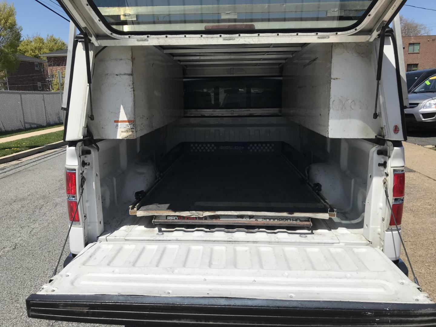 2013 White /Gray Ford F-150 XLT SuperCab 6.5-ft. Bed 4WD (1FTFX1ET1DK) with an 3.5L V6 TURBO engine, 6-Speed Automatic transmission, located at 577 Chester Pike, Prospect Park, PA, 19076, (610) 237-1015, 39.886154, -75.302338 - 2013 Ford F150: Extended Cab, 4x4, 8 Foot Bed, Utility Cap w/ EZ Glide Pullout, new PA inspection, runs LIKE NEW! This vehicle comes inspected and has been given a bumper to bumper safety check. It is very clean, reliable, and well maintained. We offer a unique pay plan that is known for being th - Photo#19