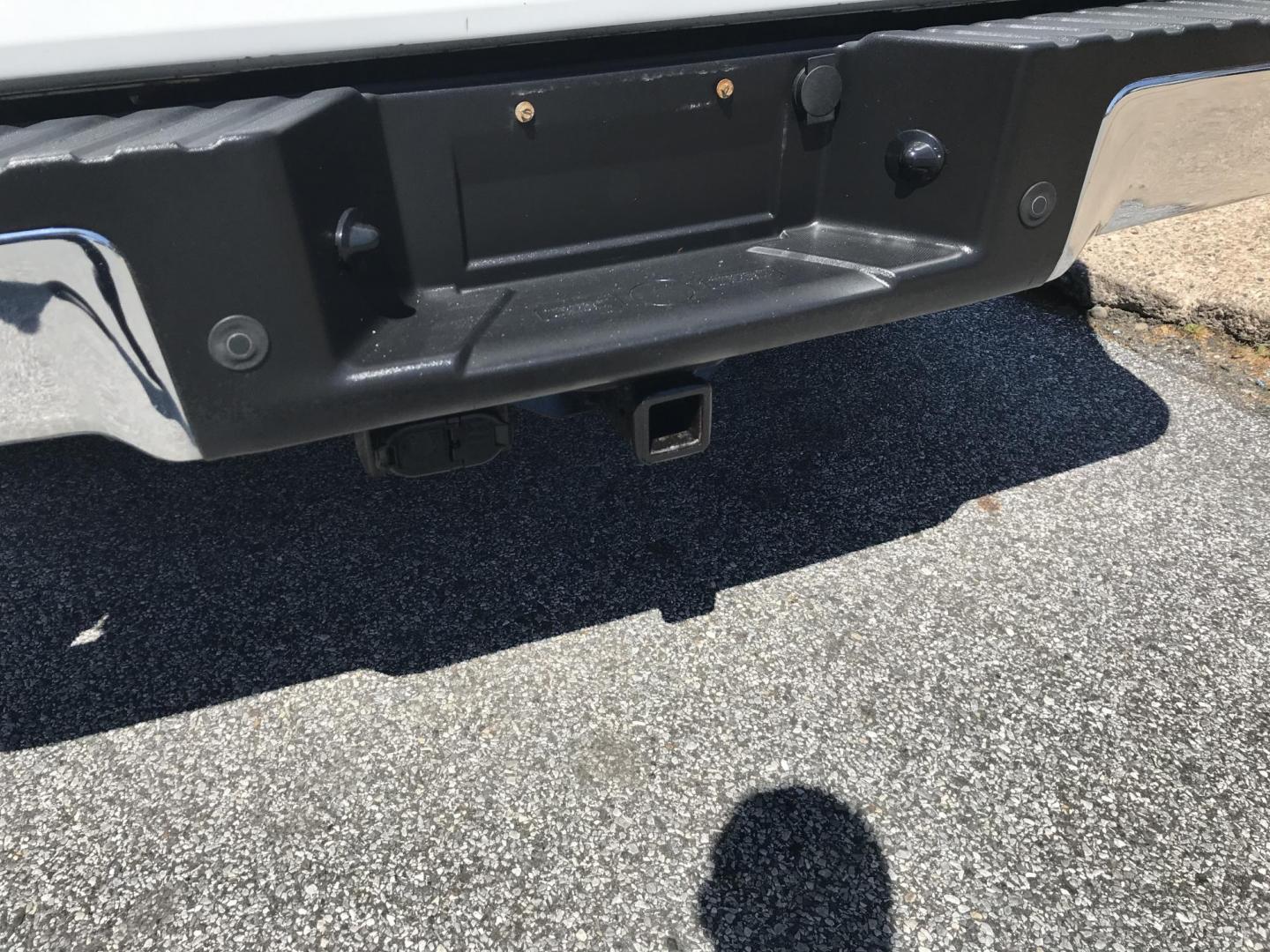 2013 White /Gray Ford F-150 XLT SuperCab 6.5-ft. Bed 4WD (1FTFX1ET1DK) with an 3.5L V6 TURBO engine, 6-Speed Automatic transmission, located at 577 Chester Pike, Prospect Park, PA, 19076, (610) 237-1015, 39.886154, -75.302338 - 2013 Ford F150: Extended Cab, 4x4, 8 Foot Bed, Utility Cap w/ EZ Glide Pullout, new PA inspection, runs LIKE NEW! This vehicle comes inspected and has been given a bumper to bumper safety check. It is very clean, reliable, and well maintained. We offer a unique pay plan that is known for being th - Photo#5