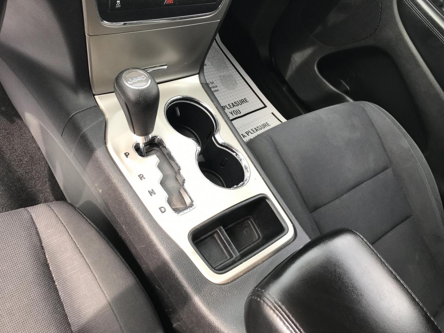2011 Silver /Gray Jeep Grand Cherokee Laredo 4WD (1J4RR4GG8BC) with an 3.6L V6 DOHC 24V engine, 5-Speed Automatic transmission, located at 577 Chester Pike, Prospect Park, PA, 19076, (610) 237-1015, 39.886154, -75.302338 - 2011 Jeep Grand Cherokee Laredo: Only 106k miles, remote start, 4x4, new PA inspection, SUPER CLEAN, runs LIKE NEW! This vehicle comes inspected and has been given a bumper to bumper safety check. It is very clean, reliable, and well maintained. We offer a unique pay plan that is known for being - Photo#14