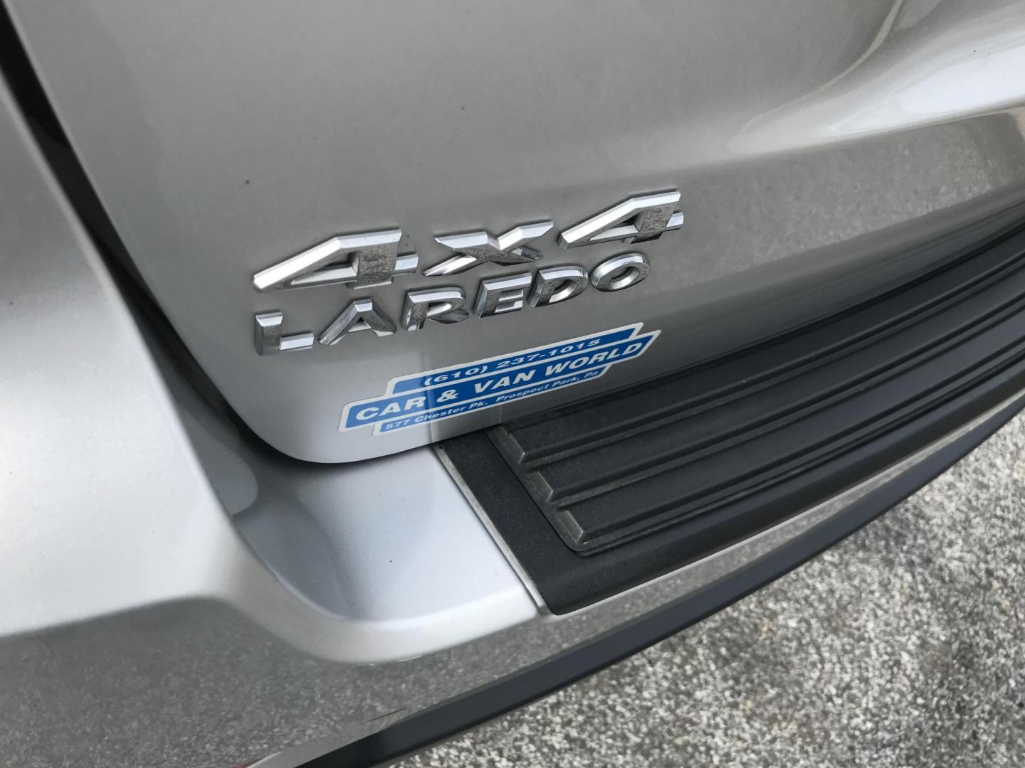 2011 Silver /Gray Jeep Grand Cherokee Laredo 4WD (1J4RR4GG8BC) with an 3.6L V6 DOHC 24V engine, 5-Speed Automatic transmission, located at 577 Chester Pike, Prospect Park, PA, 19076, (610) 237-1015, 39.886154, -75.302338 - 2011 Jeep Grand Cherokee Laredo: Only 106k miles, remote start, 4x4, new PA inspection, SUPER CLEAN, runs LIKE NEW! This vehicle comes inspected and has been given a bumper to bumper safety check. It is very clean, reliable, and well maintained. We offer a unique pay plan that is known for being - Photo#6