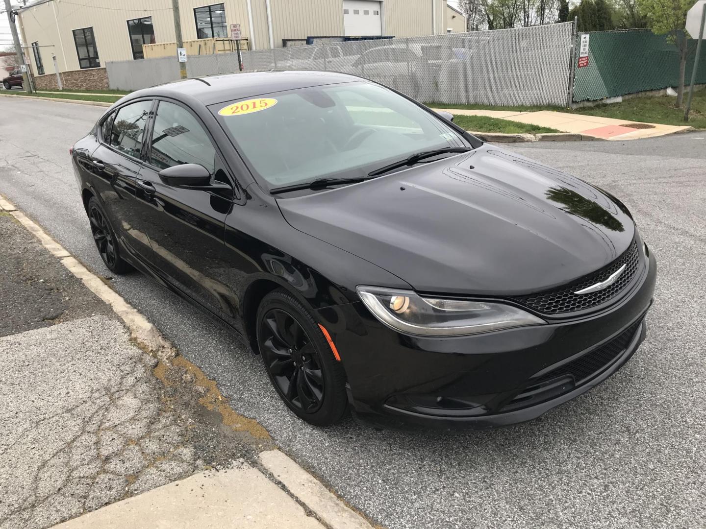 2015 Black /Black Chrysler 200 S (1C3CCCBB3FN) with an 2.4L L4 DOHC 16V engine, 9-Speed Automatic transmission, located at 577 Chester Pike, Prospect Park, PA, 19076, (610) 237-1015, 39.886154, -75.302338 - Photo#4
