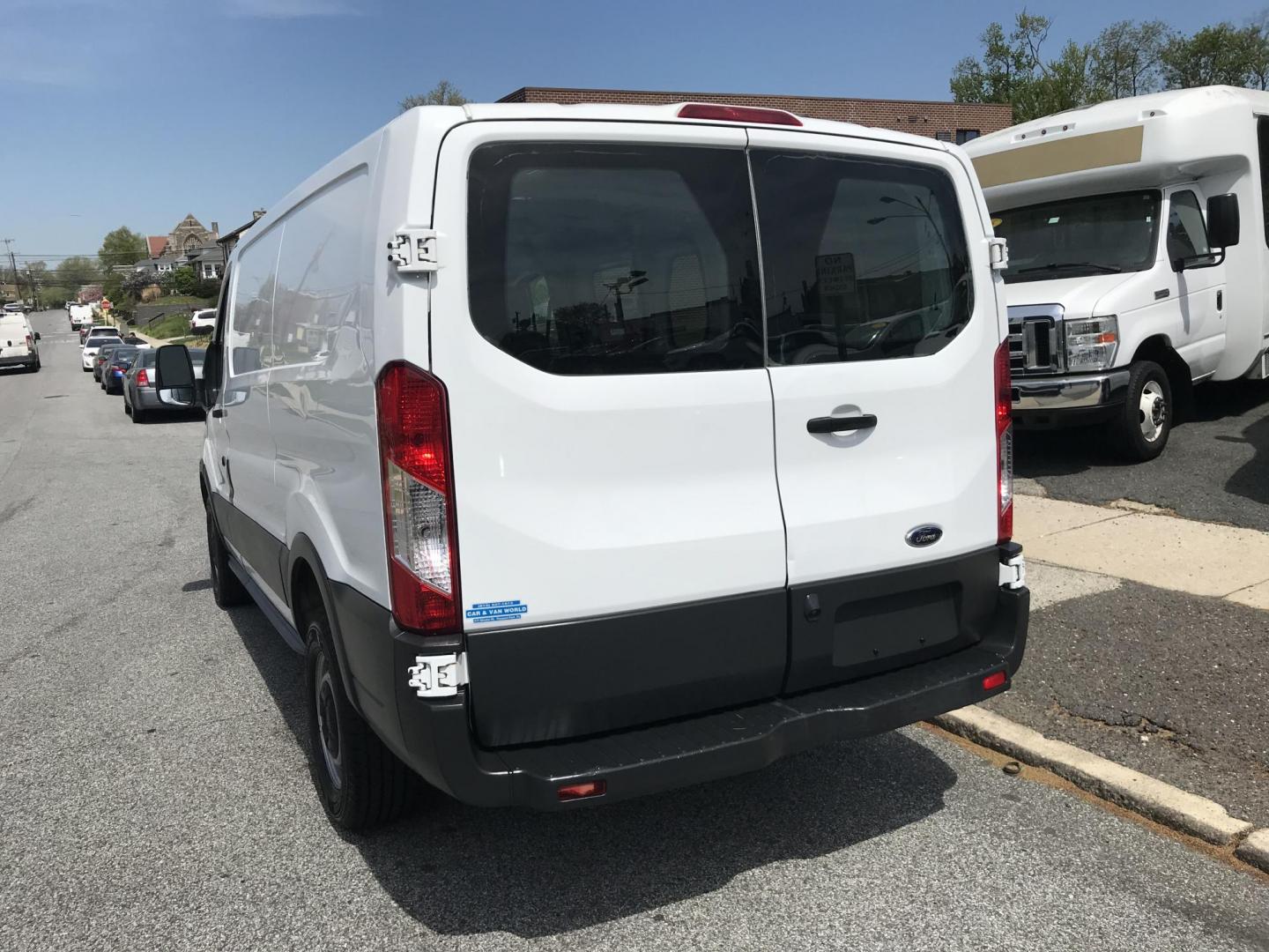 2017 White /Gray Ford Transit 250 Van Low Roof 60/40 Pass.130-in. WB (1FTYR1ZM6HK) with an 3.7L V6 DOHC 24V engine, 6A transmission, located at 577 Chester Pike, Prospect Park, PA, 19076, (610) 237-1015, 39.886154, -75.302338 - Photo#5