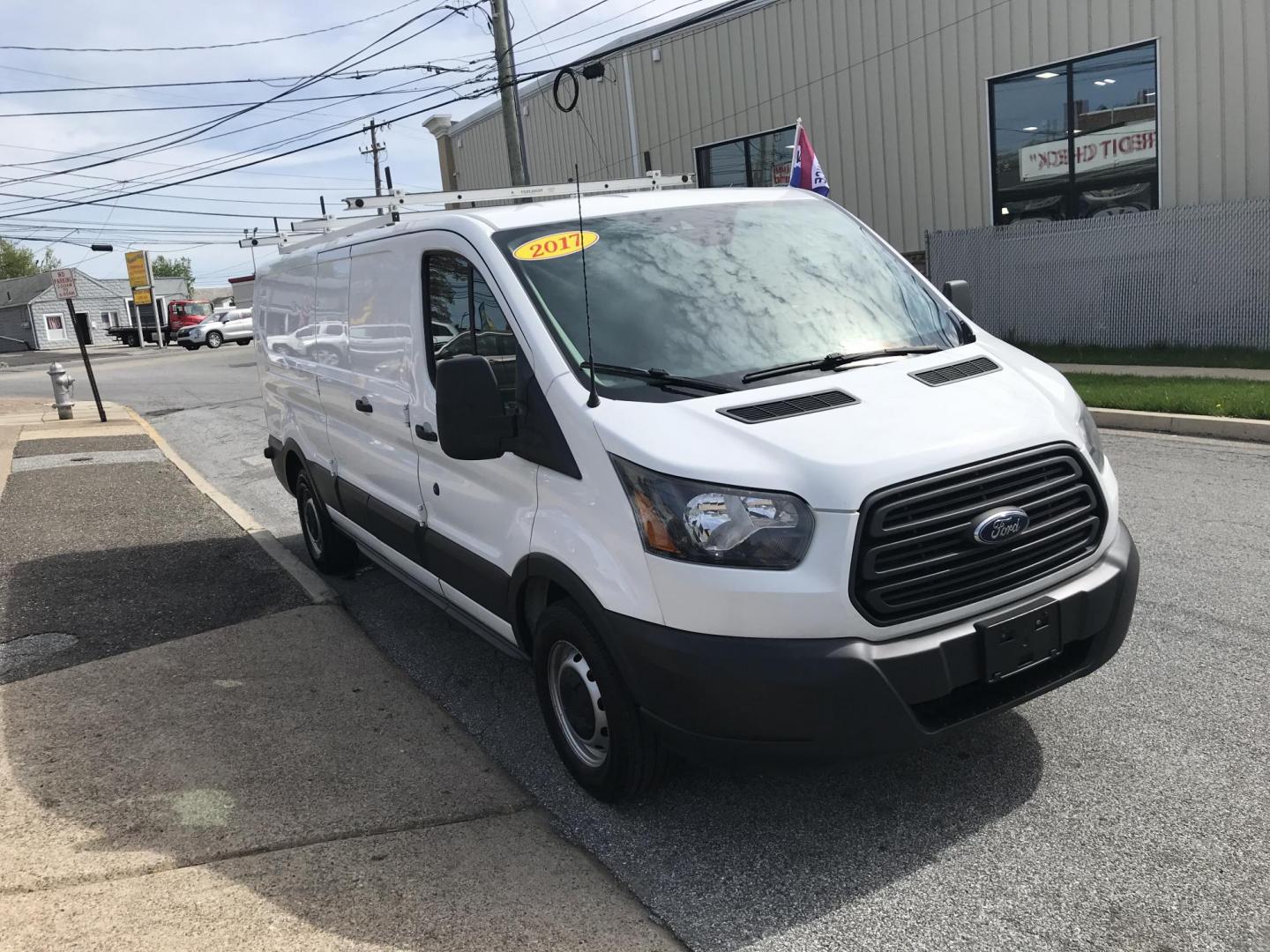 2017 White /Gray Ford Transit 150 Van Low Roof 60/40 Pass. 148-in. WB (1FTYE9ZG2HK) with an 3.5L V6 DOHC 24V engine, 6A transmission, located at 577 Chester Pike, Prospect Park, PA, 19076, (610) 237-1015, 39.886154, -75.302338 - 2017 Ford Transit 150 Extended Body: Ladder racks, shelving, backup camera, partition, FLEET MAINTAINED, runs LIKE NEW! This vehicle comes inspected and has been given a bumper to bumper safety check. It is very clean, reliable, and well maintained. We offer a unique pay plan that is known for be - Photo#3