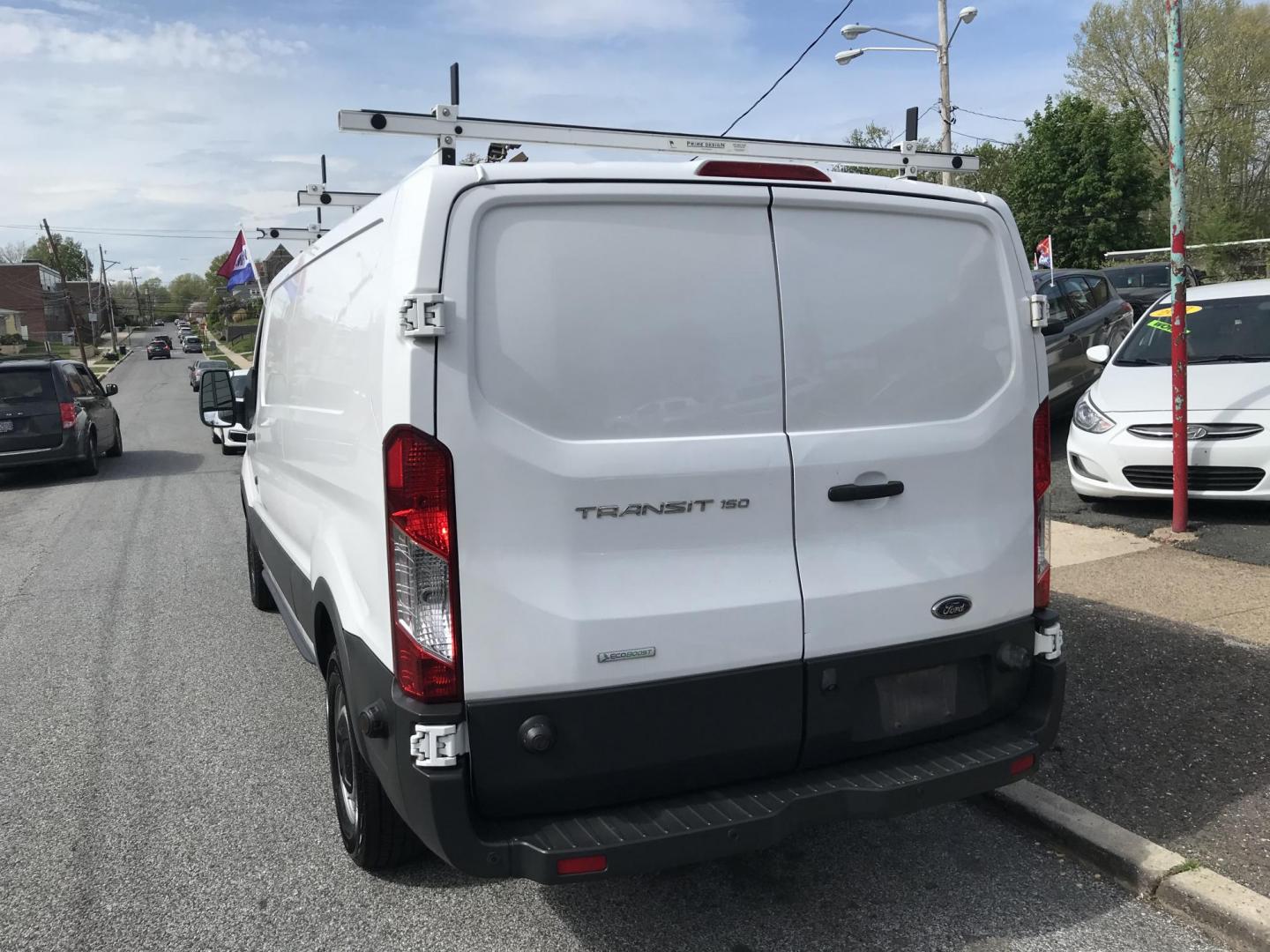 2017 White /Gray Ford Transit 150 Van Low Roof 60/40 Pass. 148-in. WB (1FTYE9ZG2HK) with an 3.5L V6 DOHC 24V engine, 6A transmission, located at 577 Chester Pike, Prospect Park, PA, 19076, (610) 237-1015, 39.886154, -75.302338 - 2017 Ford Transit 150 Extended Body: Ladder racks, shelving, backup camera, partition, FLEET MAINTAINED, runs LIKE NEW! This vehicle comes inspected and has been given a bumper to bumper safety check. It is very clean, reliable, and well maintained. We offer a unique pay plan that is known for be - Photo#5