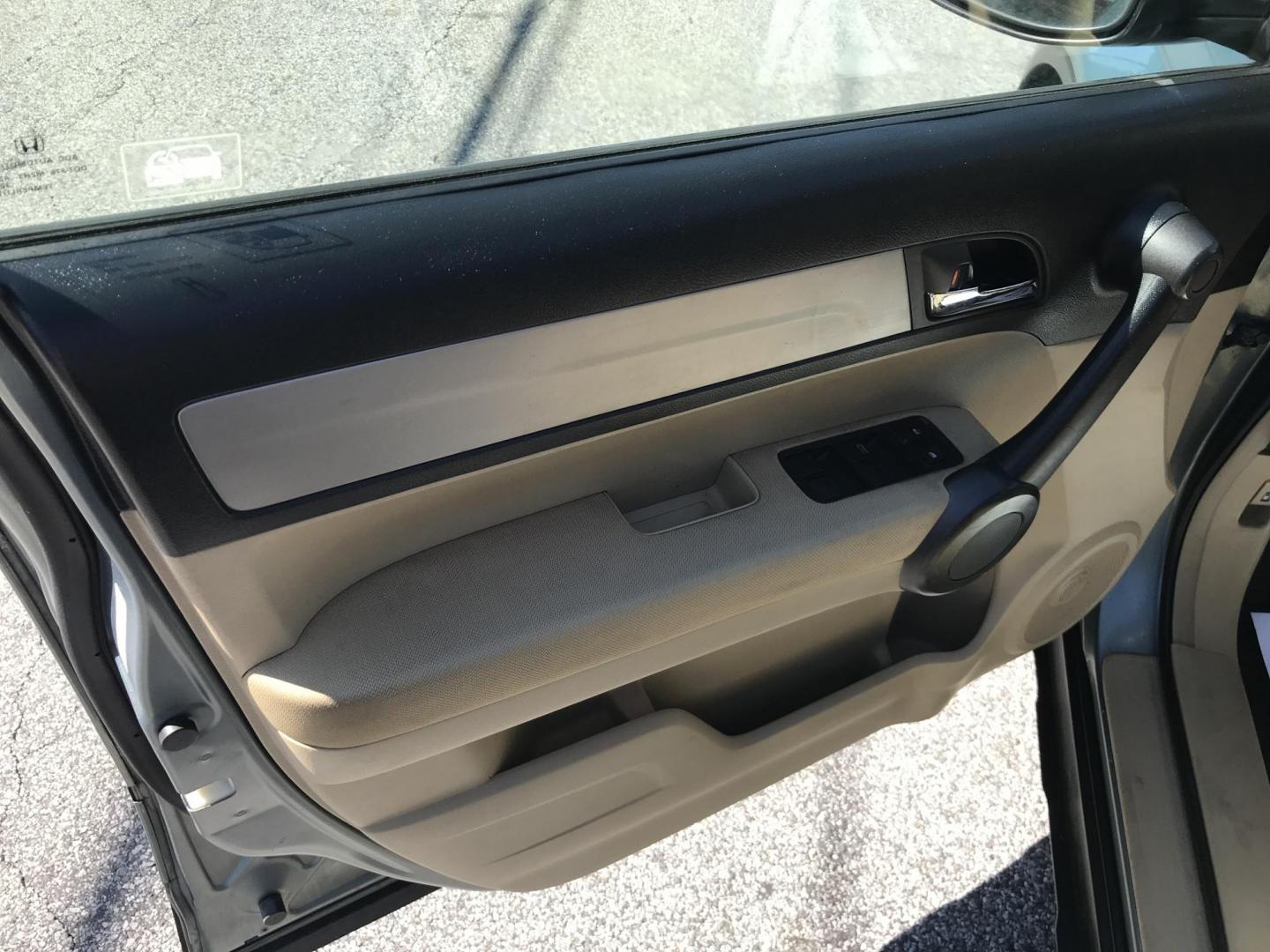 2011 Green /Tan Honda CR-V SE 4WD (5J6RE4H49BL) with an 2.4L L4 DOHC 16V engine, 5-Speed Automatic transmission, located at 577 Chester Pike, Prospect Park, PA, 19076, (610) 237-1015, 39.886154, -75.302338 - 2011 Honda CRV: Remote start, 4x4, new PA inspection, SUPER CLEAN, runs LIKE NEW! This vehicle comes inspected and has been given a bumper to bumper safety check. It is very clean, reliable, and well maintained. We offer a unique pay plan that is known for being the easiest and fastest financing - Photo#10