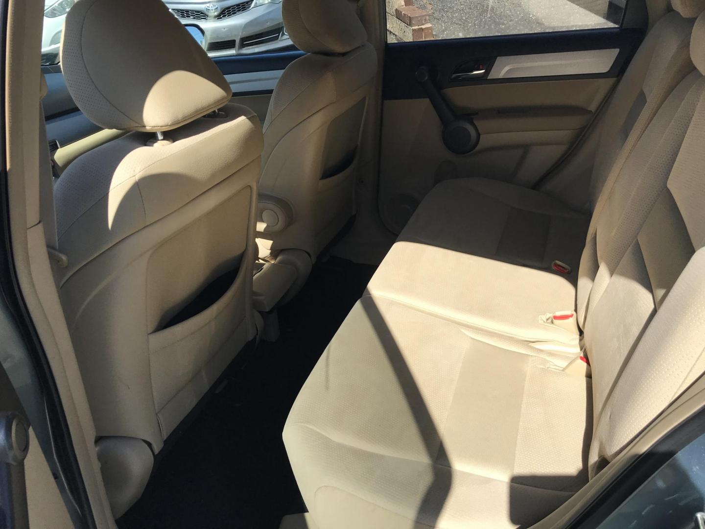 2011 Green /Tan Honda CR-V SE 4WD (5J6RE4H49BL) with an 2.4L L4 DOHC 16V engine, 5-Speed Automatic transmission, located at 577 Chester Pike, Prospect Park, PA, 19076, (610) 237-1015, 39.886154, -75.302338 - 2011 Honda CRV: Remote start, 4x4, new PA inspection, SUPER CLEAN, runs LIKE NEW! This vehicle comes inspected and has been given a bumper to bumper safety check. It is very clean, reliable, and well maintained. We offer a unique pay plan that is known for being the easiest and fastest financing - Photo#15