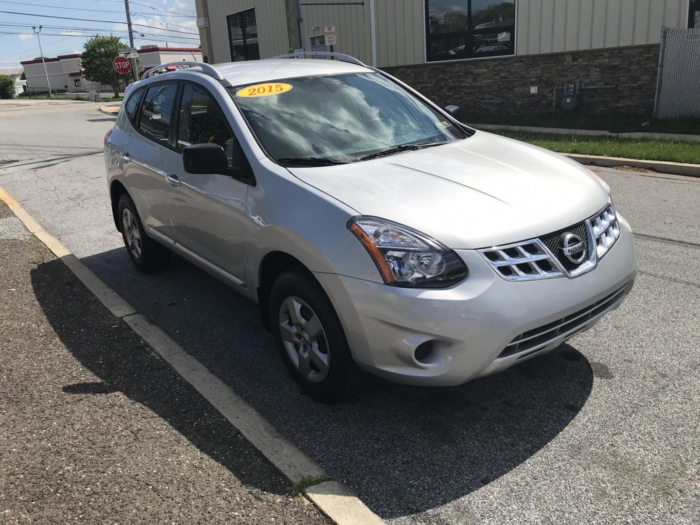 2015 Silver /Gray Nissan Rogue Select S AWD (JN8AS5MV0FW) with an 2.5L L4 DOHC 16V engine, Continuously Variable Transmission transmission, located at 577 Chester Pike, Prospect Park, PA, 19076, (610) 237-1015, 39.886154, -75.302338 - 2015 Nissan Rogue: Only 101k miles, new PA inspection, great on gas, runs LIKE NEW! This vehicle comes inspected and has been given a bumper to bumper safety check. It is very clean, reliable, and well maintained. We offer a unique pay plan that is known for being the easiest and fastest financin - Photo#3