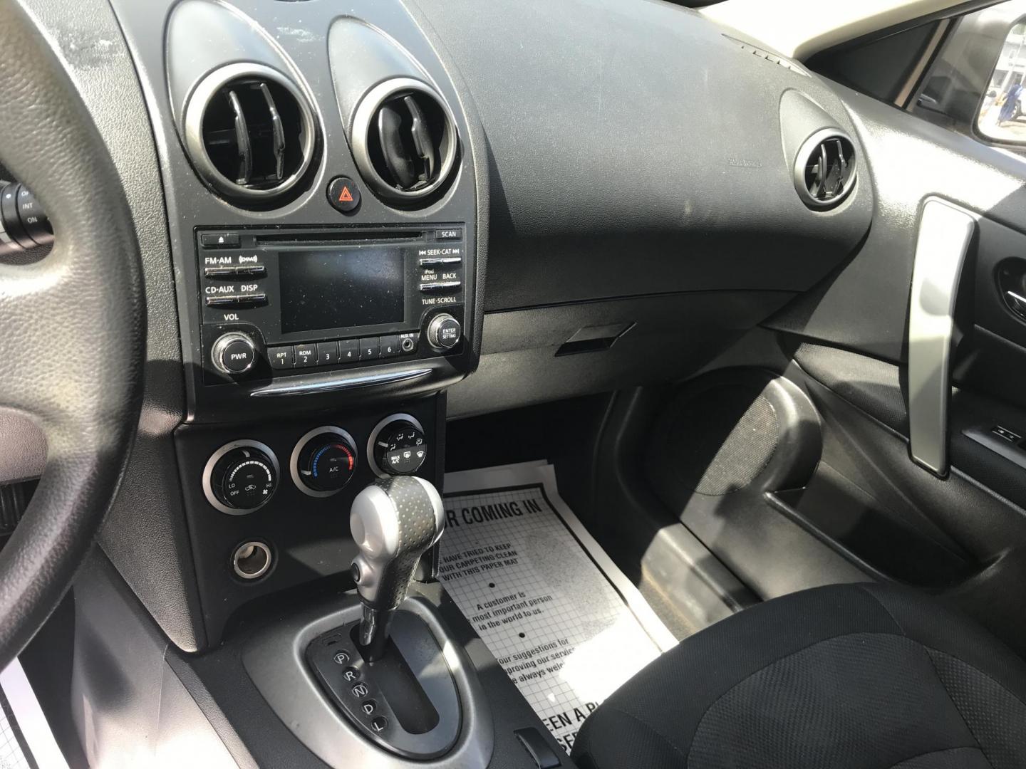 2015 Silver /Gray Nissan Rogue Select S AWD (JN8AS5MV0FW) with an 2.5L L4 DOHC 16V engine, Continuously Variable Transmission transmission, located at 577 Chester Pike, Prospect Park, PA, 19076, (610) 237-1015, 39.886154, -75.302338 - 2015 Nissan Rogue: Only 101k miles, new PA inspection, great on gas, runs LIKE NEW! This vehicle comes inspected and has been given a bumper to bumper safety check. It is very clean, reliable, and well maintained. We offer a unique pay plan that is known for being the easiest and fastest financin - Photo#12