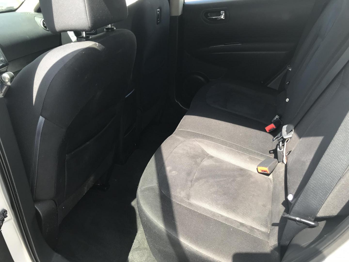 2015 Silver /Gray Nissan Rogue Select S AWD (JN8AS5MV0FW) with an 2.5L L4 DOHC 16V engine, Continuously Variable Transmission transmission, located at 577 Chester Pike, Prospect Park, PA, 19076, (610) 237-1015, 39.886154, -75.302338 - 2015 Nissan Rogue: Only 101k miles, new PA inspection, great on gas, runs LIKE NEW! This vehicle comes inspected and has been given a bumper to bumper safety check. It is very clean, reliable, and well maintained. We offer a unique pay plan that is known for being the easiest and fastest financin - Photo#18