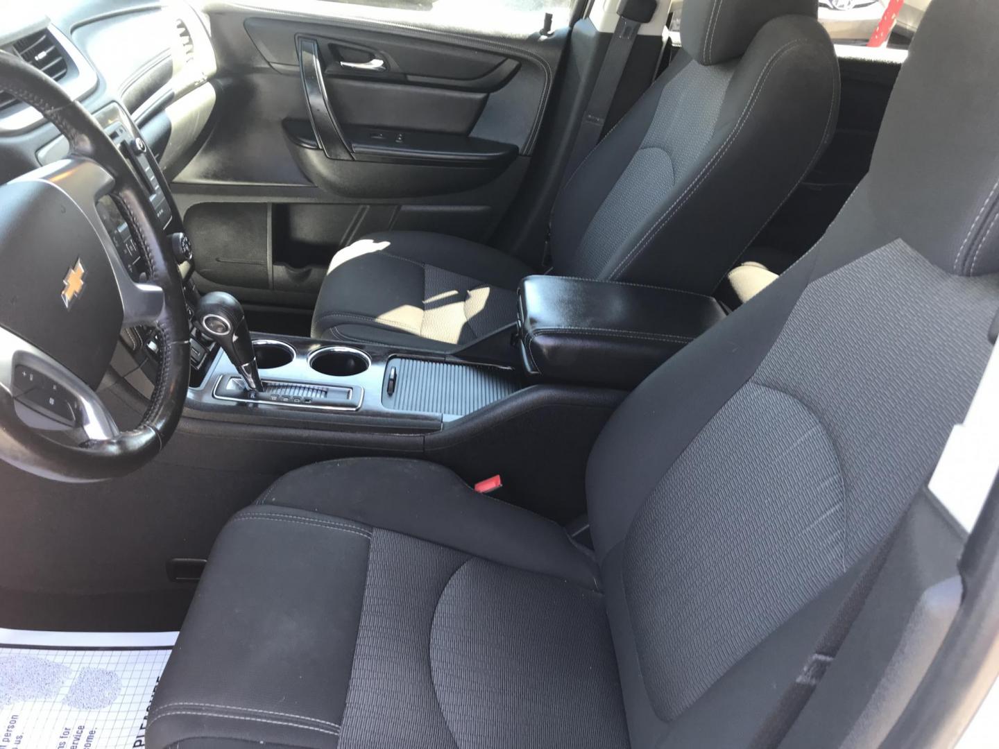 2016 White Chevrolet Traverse 1LT (1GNKRGKD6GJ) with an 3.6L V6 DOHC 24V engine, 6A transmission, located at 577 Chester Pike, Prospect Park, PA, 19076, (610) 237-1015, 39.886154, -75.302338 - 2016 Chevrolet Traverse LT: 3rd row seating, backup camera, heated seats, new PA inspection, SUPER CLEAN, runs LIKE NEW! This vehicle comes inspected and has been given a bumper to bumper safety check. It is very clean, reliable, and well maintained. We offer a unique pay plan that is known for b - Photo#9