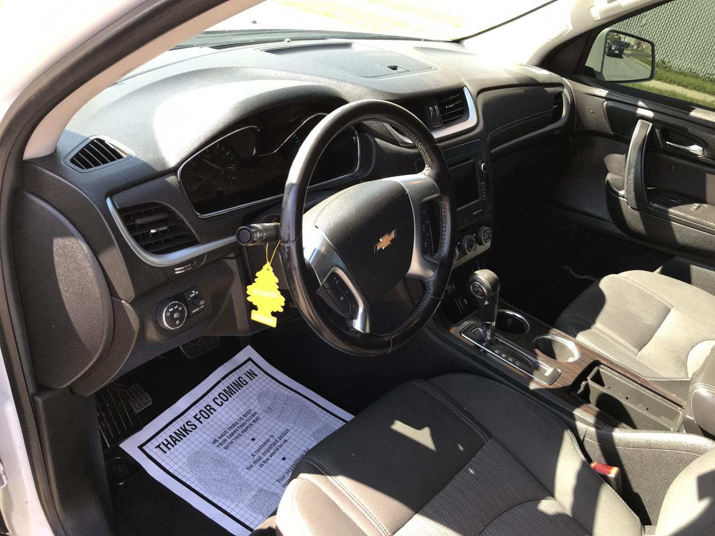 2016 White Chevrolet Traverse 1LT (1GNKRGKD6GJ) with an 3.6L V6 DOHC 24V engine, 6A transmission, located at 577 Chester Pike, Prospect Park, PA, 19076, (610) 237-1015, 39.886154, -75.302338 - 2016 Chevrolet Traverse LT: 3rd row seating, backup camera, new PA inspection, SUPER CLEAN, runs LIKE NEW! This vehicle comes inspected and has been given a bumper to bumper safety check. It is very clean, reliable, and well maintained. We offer a unique pay plan that is known for being the easie- Photo#9