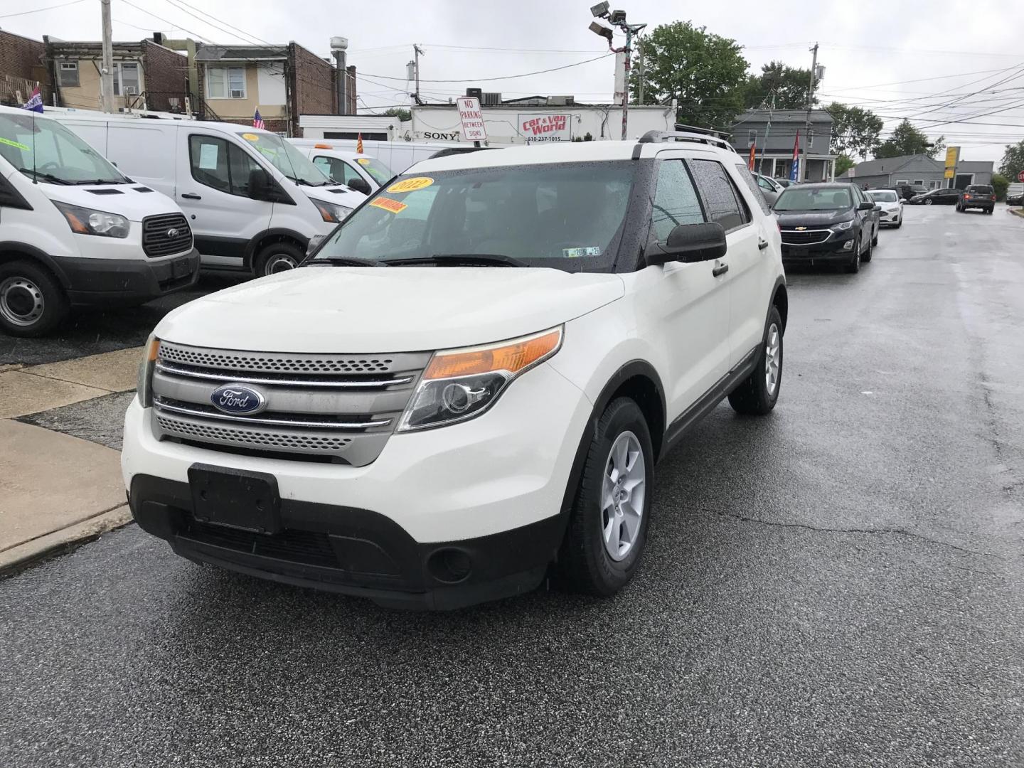 2012 White /Gray Ford Explorer 4WD (1FMHK8B8XCG) with an 3.5L V6 DOHC 24V engine, 6-Speed Automatic transmission, located at 577 Chester Pike, Prospect Park, PA, 19076, (610) 237-1015, 39.886154, -75.302338 - Photo#2