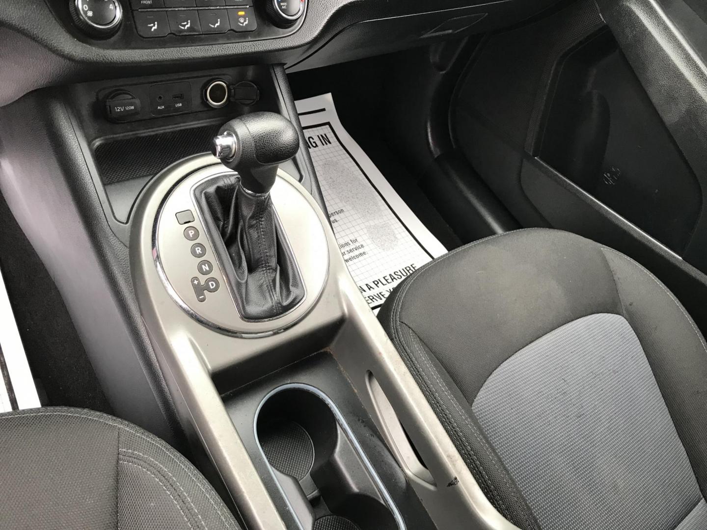 2014 Brown /Black Kia Sportage LX (KNDPB3AC5E7) with an 2.4L V6 DOHC 24V engine, 6-Speed Automatic transmission, located at 577 Chester Pike, Prospect Park, PA, 19076, (610) 237-1015, 39.886154, -75.302338 - 2014 Kia Sportage LX: great on gas, new PA inspection, SUPER CLEAN, runs LIKE NEW! This vehicle comes inspected and has been given a bumper to bumper safety check. It is very clean, reliable, and well maintained. We offer a unique pay plan that is known for being the easiest and fastest financing - Photo#13