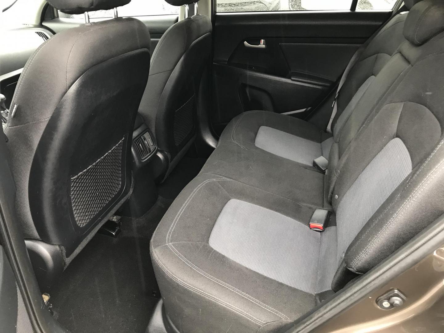2014 Brown /Black Kia Sportage LX (KNDPB3AC5E7) with an 2.4L V6 DOHC 24V engine, 6-Speed Automatic transmission, located at 577 Chester Pike, Prospect Park, PA, 19076, (610) 237-1015, 39.886154, -75.302338 - 2014 Kia Sportage LX: great on gas, new PA inspection, SUPER CLEAN, runs LIKE NEW! This vehicle comes inspected and has been given a bumper to bumper safety check. It is very clean, reliable, and well maintained. We offer a unique pay plan that is known for being the easiest and fastest financing - Photo#15