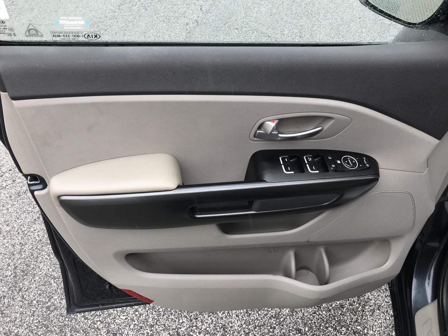 2015 Blue /Gray Kia Sedona LX (KNDMB5C10F6) with an 3.3L V6 DOHC 24V engine, 6-Speed Automatic transmission, located at 577 Chester Pike, Prospect Park, PA, 19076, (610) 237-1015, 39.886154, -75.302338 - 2015 Kia Sedona LX: Backup camera, new PA inspection, SUPER CLEAN, runs LIKE NEW! This vehicle comes inspected and has been given a bumper to bumper safety check. It is very clean, reliable, and well maintained. We offer a unique pay plan that is known for being the easiest and fastest financing - Photo#7