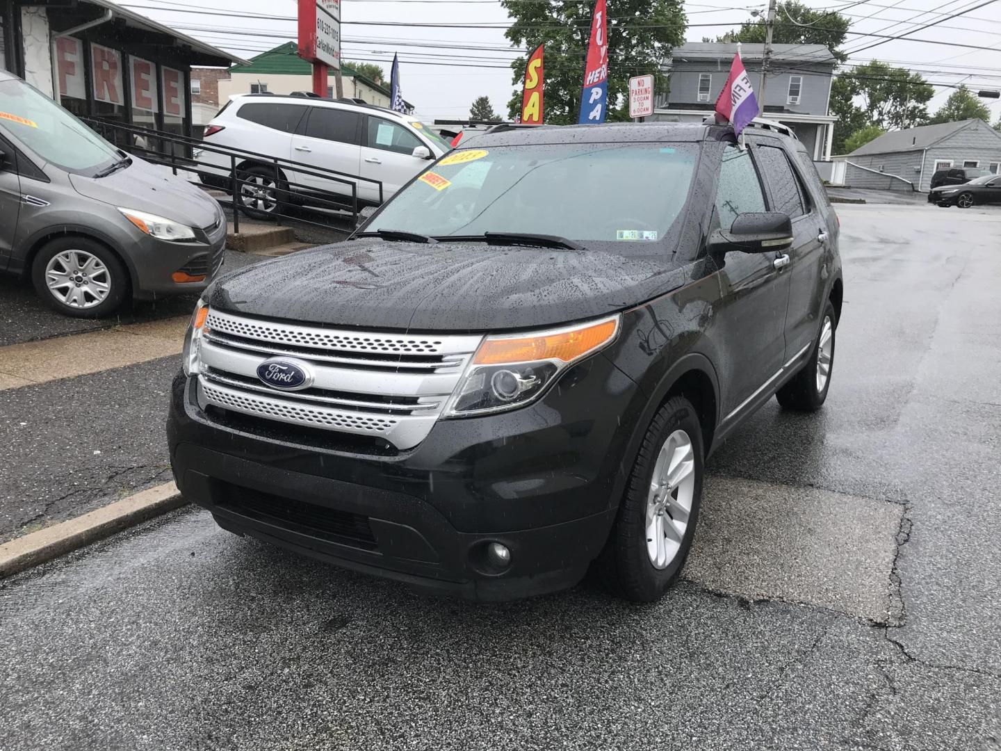 2013 Black /Black Ford Explorer XLT 4WD (1FM5K8D80DG) with an 3.5L V6 DOHC 24V engine, 6-Speed Automatic transmission, located at 577 Chester Pike, Prospect Park, PA, 19076, (610) 237-1015, 39.886154, -75.302338 - 2013 Ford Explorer XLT: 3rd row seating, 4x4, new PA inspection, SUPER CLEAN, runs LIKE NEW! This vehicle comes inspected and has been given a bumper to bumper safety check. It is very clean, reliable, and well maintained. We offer a unique pay plan that is known for being the easiest and fastest - Photo#2