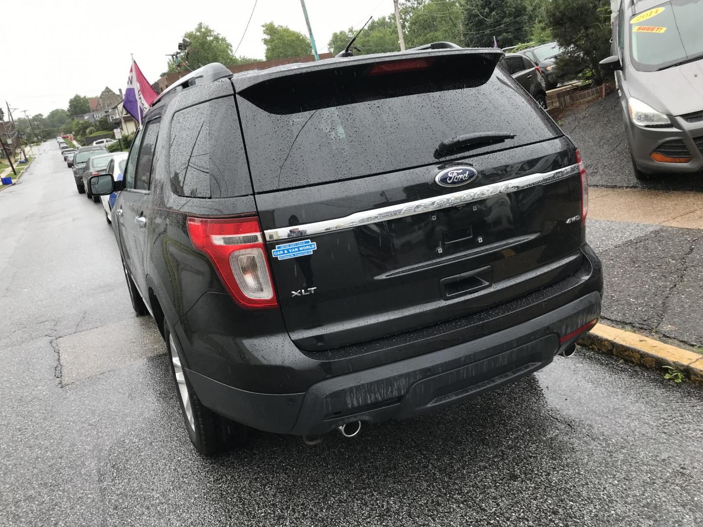2013 Black /Black Ford Explorer XLT 4WD (1FM5K8D80DG) with an 3.5L V6 DOHC 24V engine, 6-Speed Automatic transmission, located at 577 Chester Pike, Prospect Park, PA, 19076, (610) 237-1015, 39.886154, -75.302338 - 2013 Ford Explorer XLT: 3rd row seating, 4x4, new PA inspection, SUPER CLEAN, runs LIKE NEW! This vehicle comes inspected and has been given a bumper to bumper safety check. It is very clean, reliable, and well maintained. We offer a unique pay plan that is known for being the easiest and fastest - Photo#5