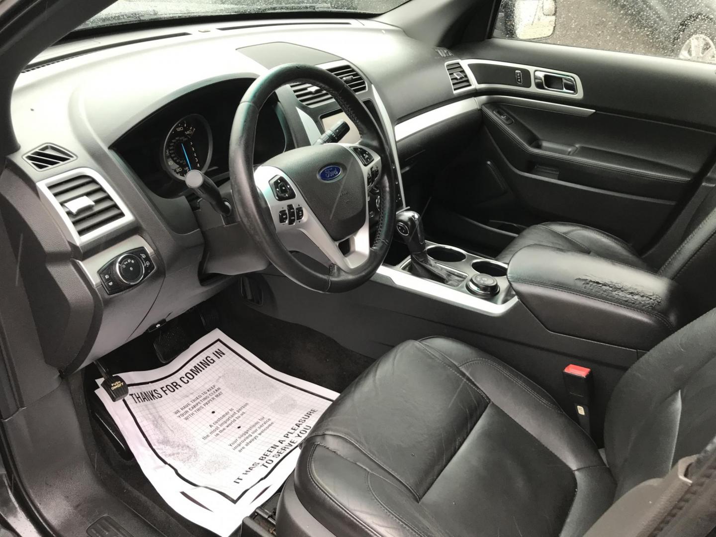 2013 Black /Black Ford Explorer XLT 4WD (1FM5K8D80DG) with an 3.5L V6 DOHC 24V engine, 6-Speed Automatic transmission, located at 577 Chester Pike, Prospect Park, PA, 19076, (610) 237-1015, 39.886154, -75.302338 - 2013 Ford Explorer XLT: 3rd row seating, 4x4, new PA inspection, SUPER CLEAN, runs LIKE NEW! This vehicle comes inspected and has been given a bumper to bumper safety check. It is very clean, reliable, and well maintained. We offer a unique pay plan that is known for being the easiest and fastest - Photo#7