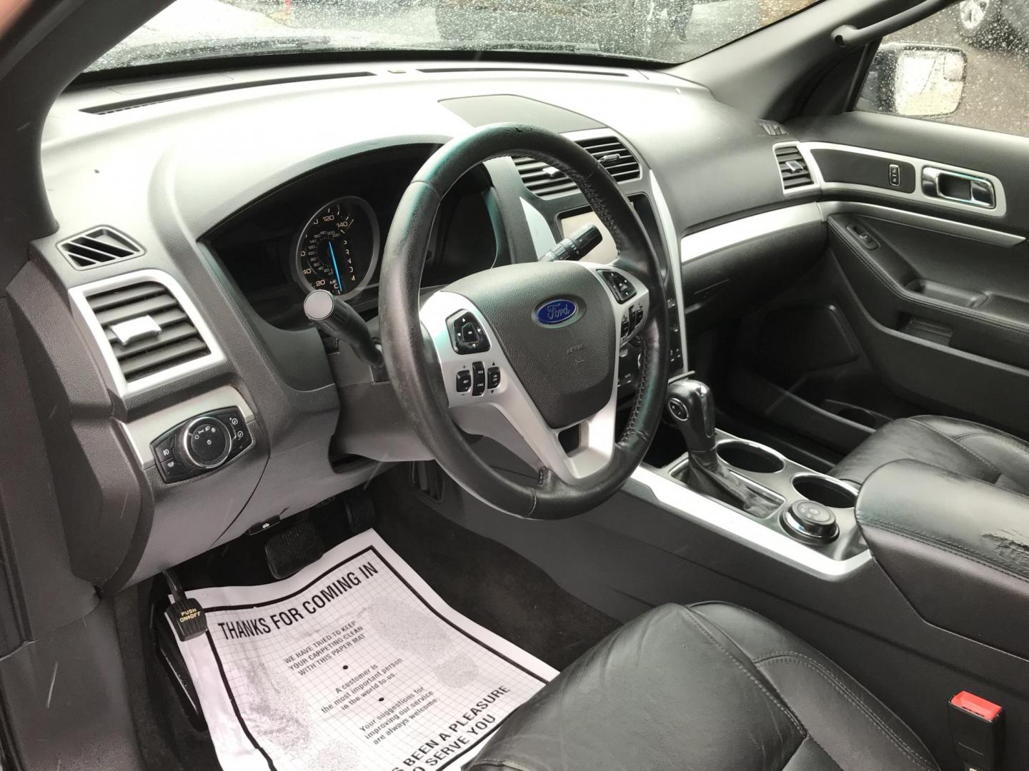 2013 Black /Black Ford Explorer XLT 4WD (1FM5K8D80DG) with an 3.5L V6 DOHC 24V engine, 6-Speed Automatic transmission, located at 577 Chester Pike, Prospect Park, PA, 19076, (610) 237-1015, 39.886154, -75.302338 - 2013 Ford Explorer XLT: 3rd row seating, 4x4, new PA inspection, SUPER CLEAN, runs LIKE NEW! This vehicle comes inspected and has been given a bumper to bumper safety check. It is very clean, reliable, and well maintained. We offer a unique pay plan that is known for being the easiest and fastest - Photo#10
