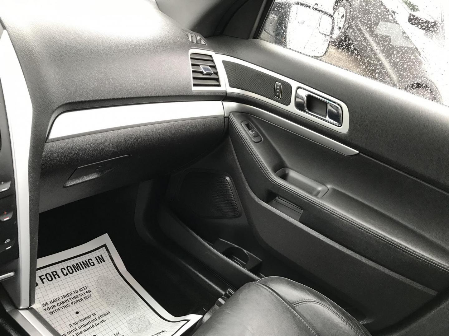 2013 Black /Black Ford Explorer XLT 4WD (1FM5K8D80DG) with an 3.5L V6 DOHC 24V engine, 6-Speed Automatic transmission, located at 577 Chester Pike, Prospect Park, PA, 19076, (610) 237-1015, 39.886154, -75.302338 - 2013 Ford Explorer XLT: 3rd row seating, 4x4, new PA inspection, SUPER CLEAN, runs LIKE NEW! This vehicle comes inspected and has been given a bumper to bumper safety check. It is very clean, reliable, and well maintained. We offer a unique pay plan that is known for being the easiest and fastest - Photo#17
