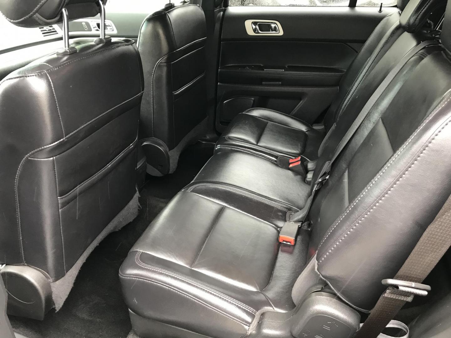 2013 Black /Black Ford Explorer XLT 4WD (1FM5K8D80DG) with an 3.5L V6 DOHC 24V engine, 6-Speed Automatic transmission, located at 577 Chester Pike, Prospect Park, PA, 19076, (610) 237-1015, 39.886154, -75.302338 - 2013 Ford Explorer XLT: 3rd row seating, 4x4, new PA inspection, SUPER CLEAN, runs LIKE NEW! This vehicle comes inspected and has been given a bumper to bumper safety check. It is very clean, reliable, and well maintained. We offer a unique pay plan that is known for being the easiest and fastest - Photo#19