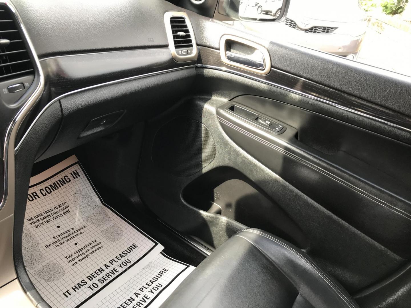 2014 Black /Black Jeep Grand Cherokee Limited 4WD (1C4RJFBG5EC) with an 3.6L V6 DOHC 24V engine, 5-Speed Automatic transmission, located at 577 Chester Pike, Prospect Park, PA, 19076, (610) 237-1015, 39.886154, -75.302338 - 2014 Jeep Grand Cherokee LIMITED: Navigation system, 4x4, backup camera, sunroof, black leather interior, SUPER CLEAN, runs LIKE NEW! This vehicle comes inspected and has been given a bumper to bumper safety check. It is very clean, reliable, and well maintained. We offer a unique pay plan that i - Photo#18