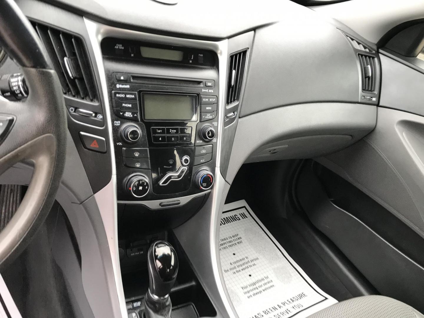 2012 Gray /Gray Hyundai Sonata Limited Auto (5NPEC4AC4CH) with an 2.4L L4 DOHC 16V engine, 6-Speed Automatic transmission, located at 577 Chester Pike, Prospect Park, PA, 19076, (610) 237-1015, 39.886154, -75.302338 - 2012 Hyundai Sonata SE: Only 127k miles, new PA inspection, SUPER CLEAN, runs LIKE NEW! This vehicle comes inspected and has been given a bumper to bumper safety check. It is very clean, reliable, and well maintained. We offer a unique pay plan that is known for being the easiest and fastest fina - Photo#12