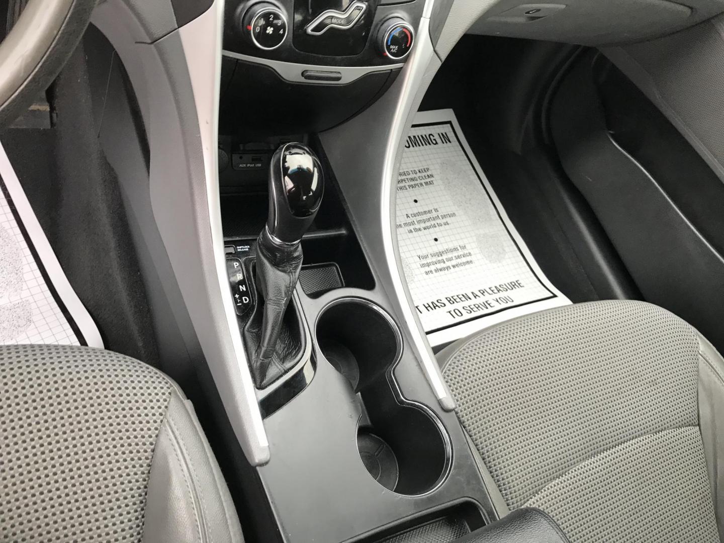 2012 Gray /Gray Hyundai Sonata Limited Auto (5NPEC4AC4CH) with an 2.4L L4 DOHC 16V engine, 6-Speed Automatic transmission, located at 577 Chester Pike, Prospect Park, PA, 19076, (610) 237-1015, 39.886154, -75.302338 - 2012 Hyundai Sonata SE: Only 127k miles, new PA inspection, SUPER CLEAN, runs LIKE NEW! This vehicle comes inspected and has been given a bumper to bumper safety check. It is very clean, reliable, and well maintained. We offer a unique pay plan that is known for being the easiest and fastest fina - Photo#13