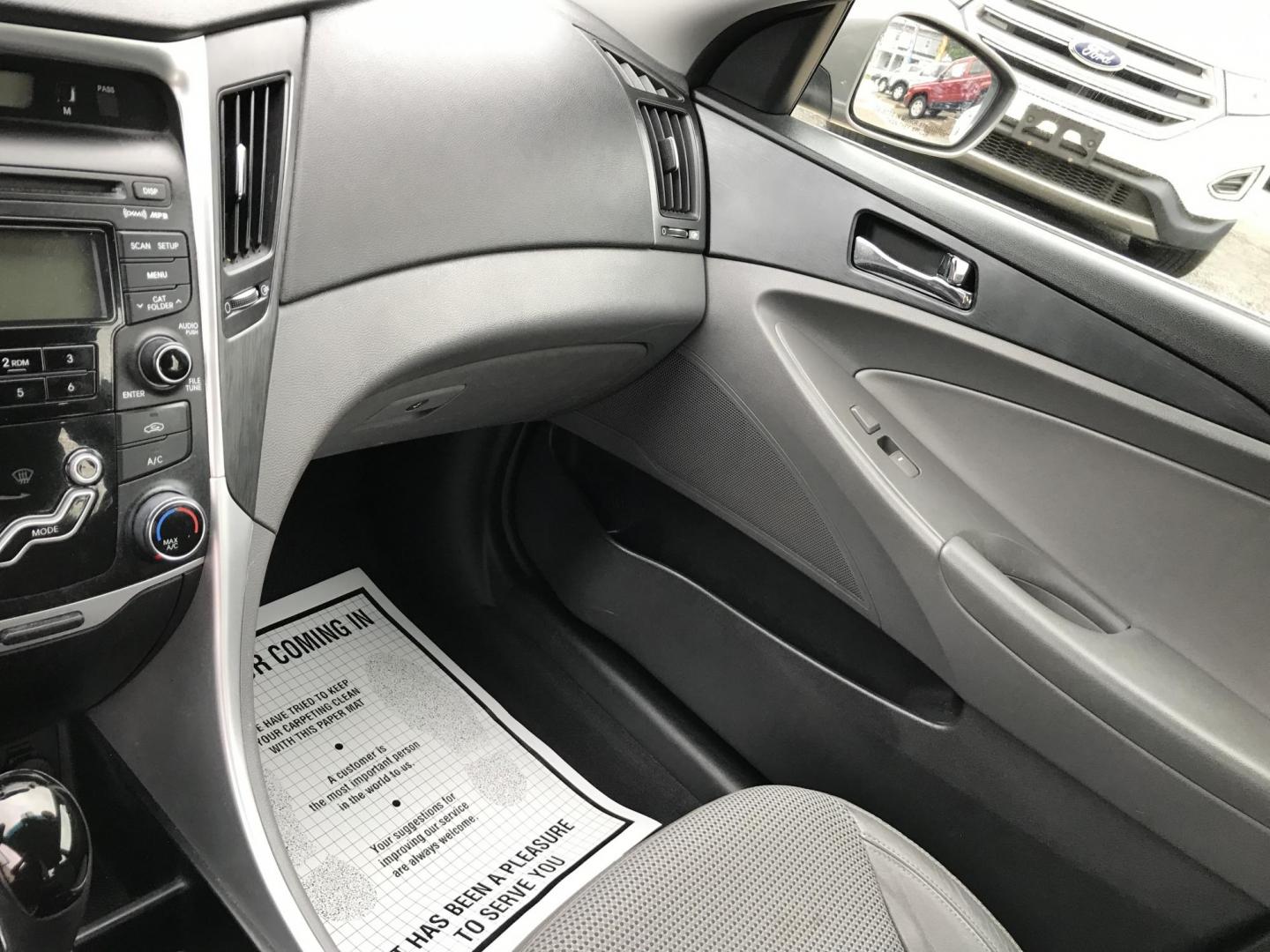 2012 Gray /Gray Hyundai Sonata Limited Auto (5NPEC4AC4CH) with an 2.4L L4 DOHC 16V engine, 6-Speed Automatic transmission, located at 577 Chester Pike, Prospect Park, PA, 19076, (610) 237-1015, 39.886154, -75.302338 - 2012 Hyundai Sonata SE: Only 127k miles, new PA inspection, SUPER CLEAN, runs LIKE NEW! This vehicle comes inspected and has been given a bumper to bumper safety check. It is very clean, reliable, and well maintained. We offer a unique pay plan that is known for being the easiest and fastest fina - Photo#14
