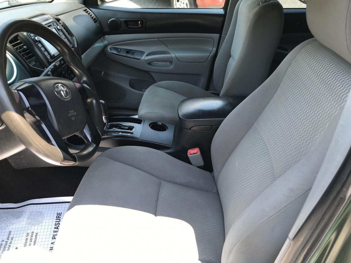 2014 Green /Black Toyota Tacoma Double Cab V6 4WD (5TFLU4EN2EX) with an 4.0L V6 DOHC 24V engine, Automatic transmission, located at 577 Chester Pike, Prospect Park, PA, 19076, (610) 237-1015, 39.886154, -75.302338 - 2014 Toyota Tacoma: Double Cab, 4x4, new PA inspection, runs STRONG! This vehicle comes inspected and has been given a bumper to bumper safety check. It is very clean, reliable, and well maintained. We offer a unique pay plan that is known for being the easiest and fastest financing option in the - Photo#11