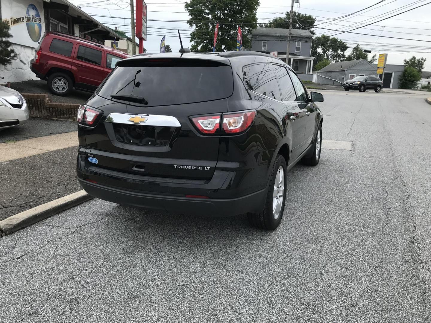2016 Black /Gray Chevrolet Traverse 1LT AWD (1GNKVGKD5GJ) with an 3.6L V6 DOHC 24V engine, 6A transmission, located at 577 Chester Pike, Prospect Park, PA, 19076, (610) 237-1015, 39.886154, -75.302338 - Photo#6