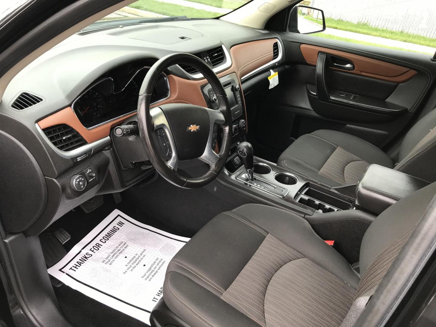 2016 Black /Gray Chevrolet Traverse 1LT AWD (1GNKVGKD5GJ) with an 3.6L V6 DOHC 24V engine, 6A transmission, located at 577 Chester Pike, Prospect Park, PA, 19076, (610) 237-1015, 39.886154, -75.302338 - Photo#8