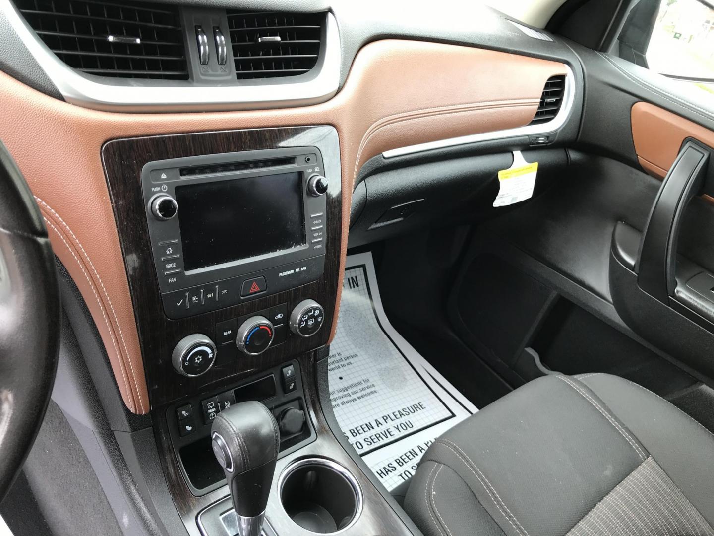 2016 Black /Gray Chevrolet Traverse 1LT AWD (1GNKVGKD5GJ) with an 3.6L V6 DOHC 24V engine, 6A transmission, located at 577 Chester Pike, Prospect Park, PA, 19076, (610) 237-1015, 39.886154, -75.302338 - Photo#13