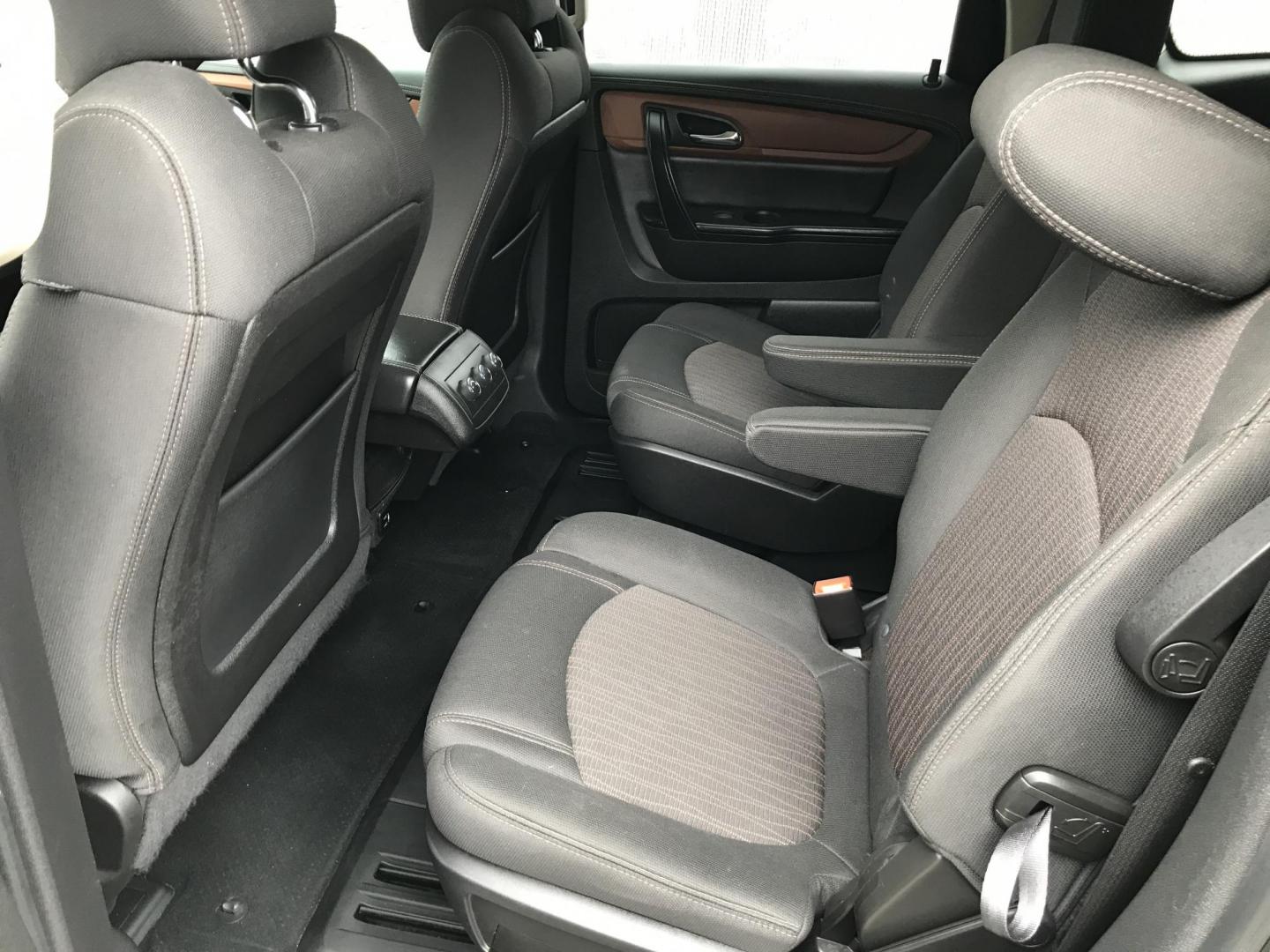 2016 Black /Gray Chevrolet Traverse 1LT AWD (1GNKVGKD5GJ) with an 3.6L V6 DOHC 24V engine, 6A transmission, located at 577 Chester Pike, Prospect Park, PA, 19076, (610) 237-1015, 39.886154, -75.302338 - Photo#17