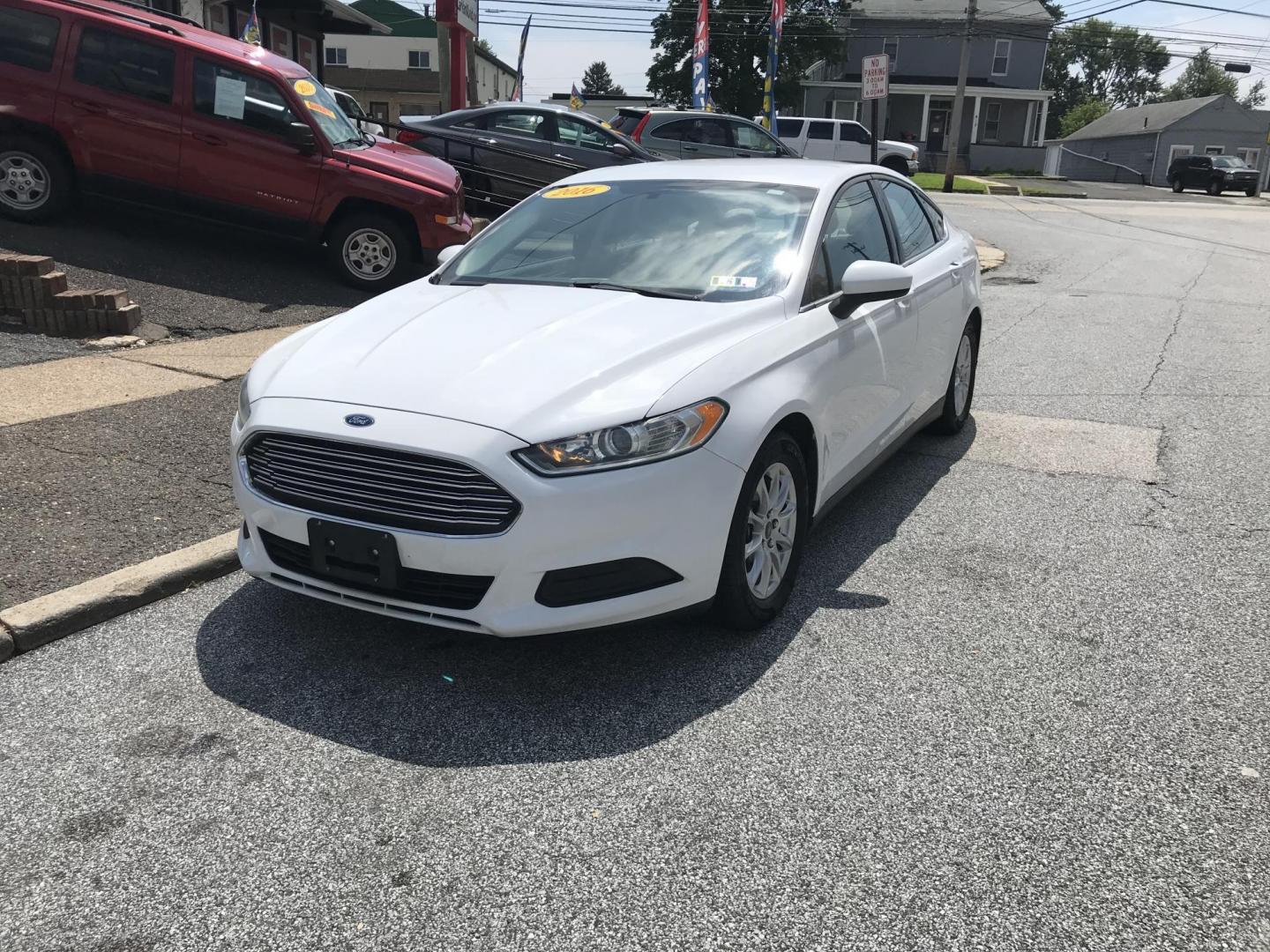 2016 White /Gray Ford Fusion S (3FA6P0G7XGR) with an 2.5L L4 DOHC 16V engine, 6-Speed Automatic transmission, located at 577 Chester Pike, Prospect Park, PA, 19076, (610) 237-1015, 39.886154, -75.302338 - Photo#2