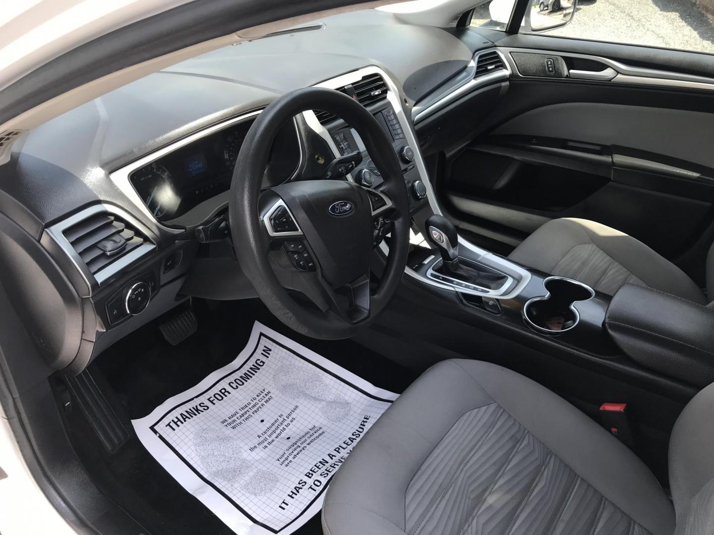 2016 White /Gray Ford Fusion S (3FA6P0G7XGR) with an 2.5L L4 DOHC 16V engine, 6-Speed Automatic transmission, located at 577 Chester Pike, Prospect Park, PA, 19076, (610) 237-1015, 39.886154, -75.302338 - Photo#10