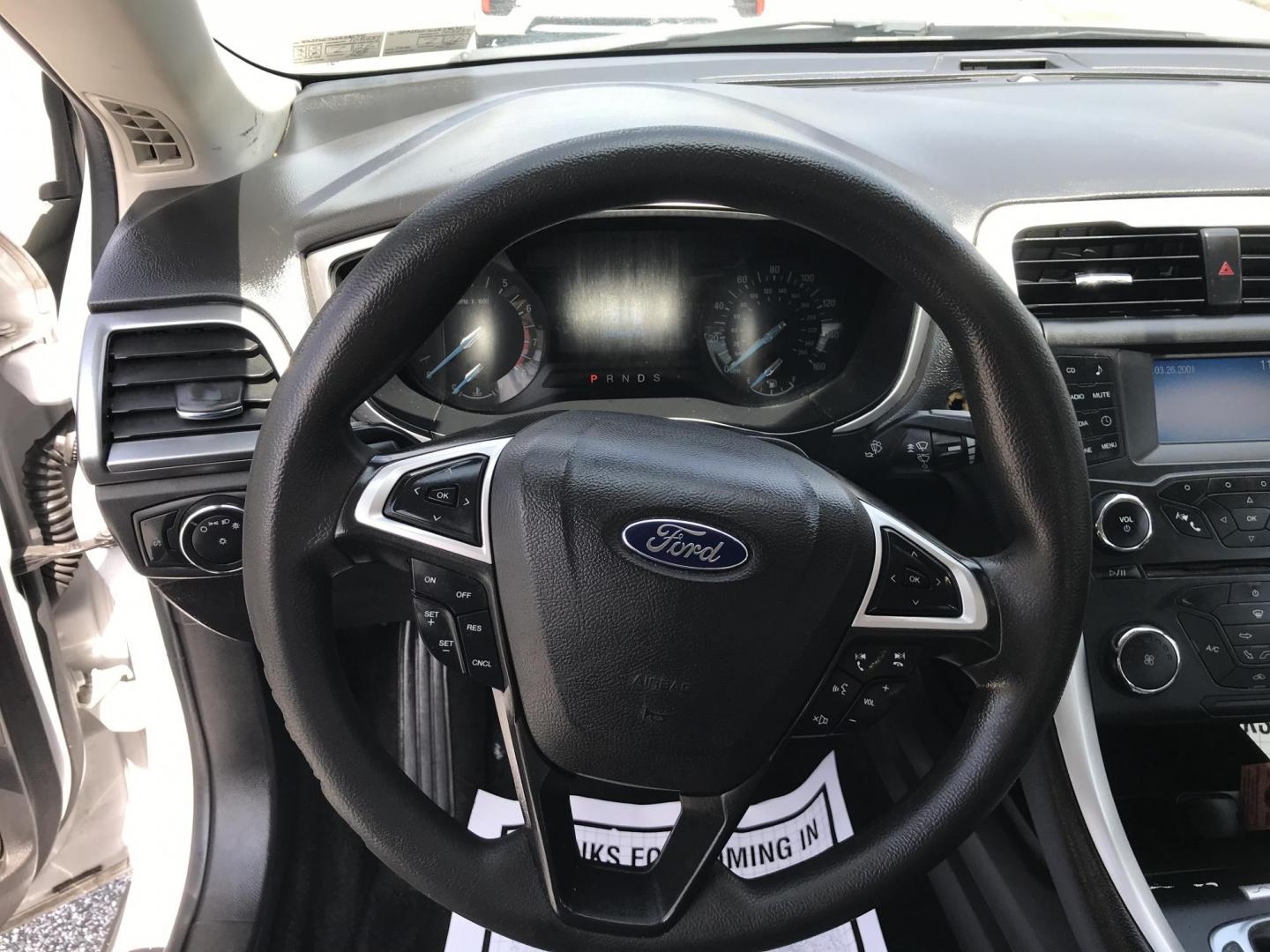 2016 White /Gray Ford Fusion S (3FA6P0G7XGR) with an 2.5L L4 DOHC 16V engine, 6-Speed Automatic transmission, located at 577 Chester Pike, Prospect Park, PA, 19076, (610) 237-1015, 39.886154, -75.302338 - Photo#11